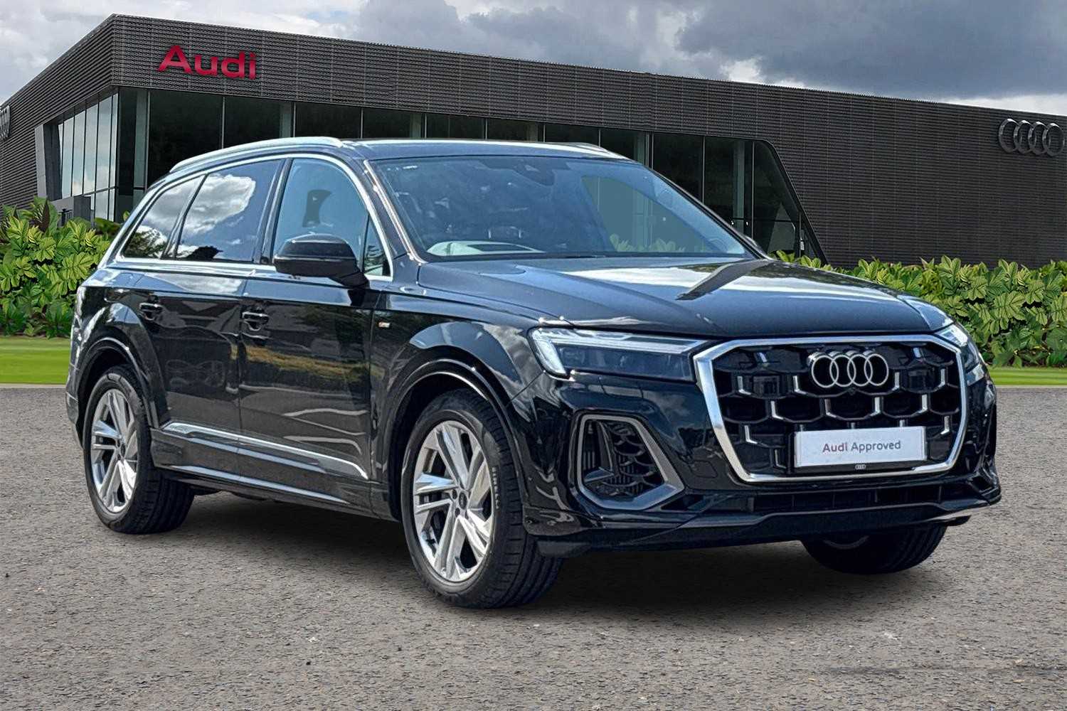 Main listing image - Audi Q7