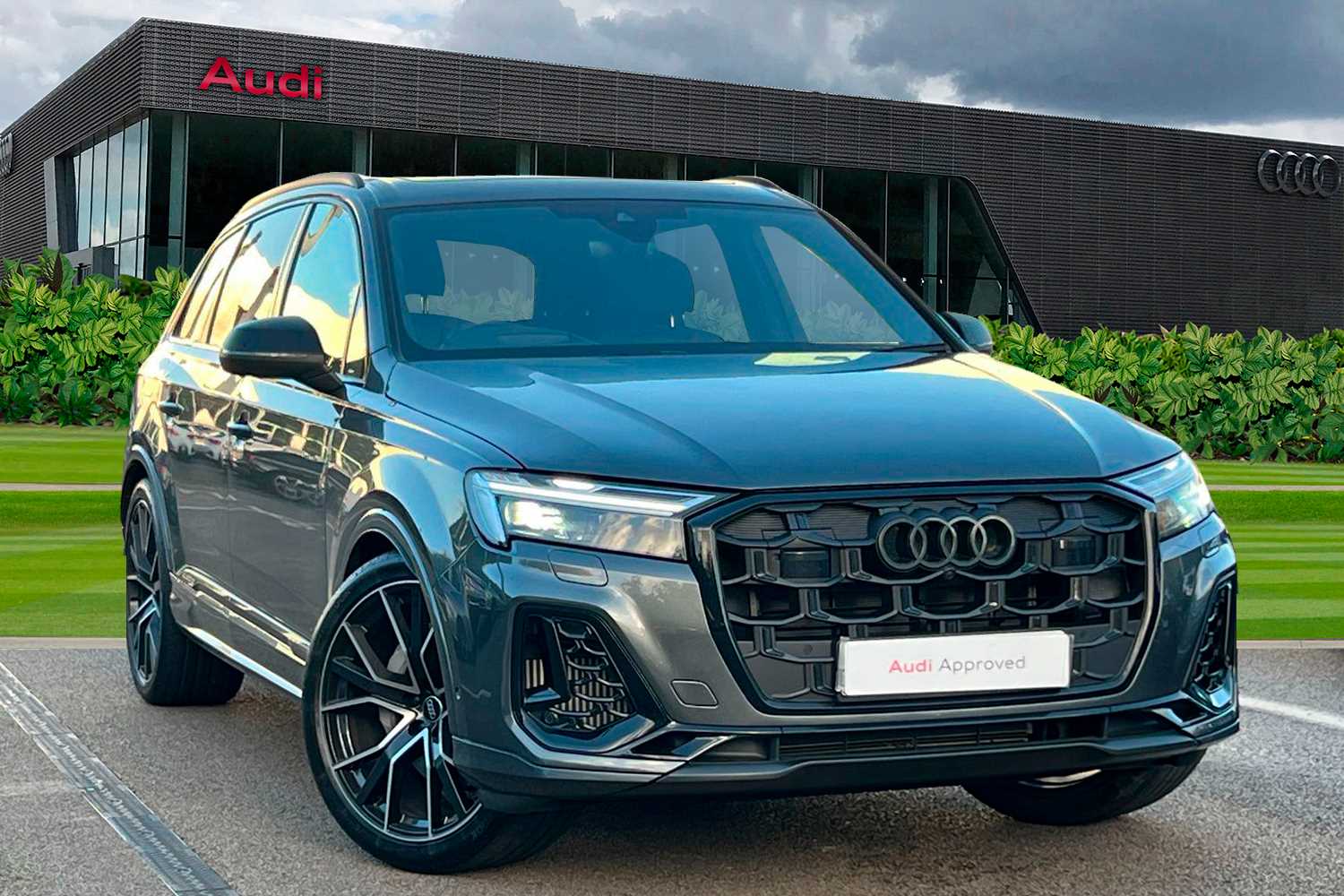 Main listing image - Audi Q7