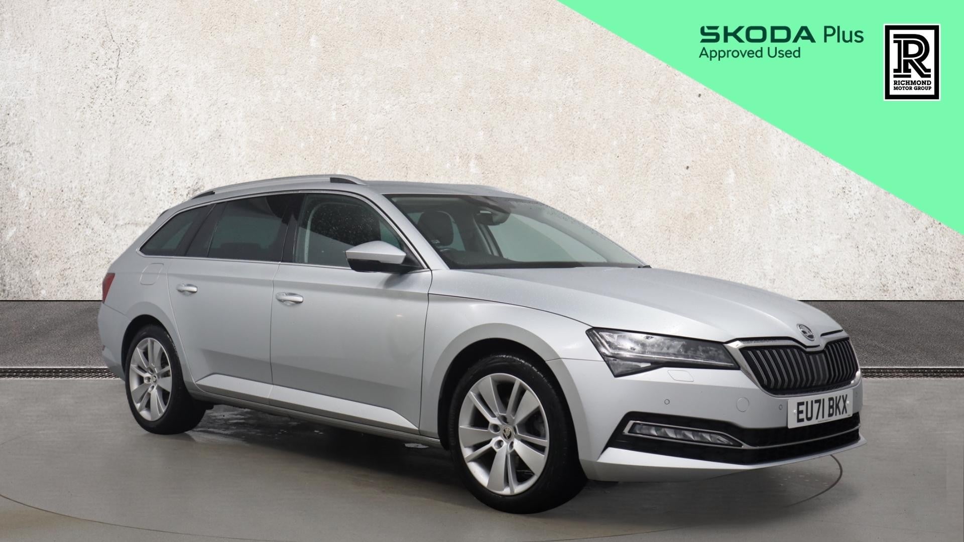 Main listing image - Skoda Superb Estate