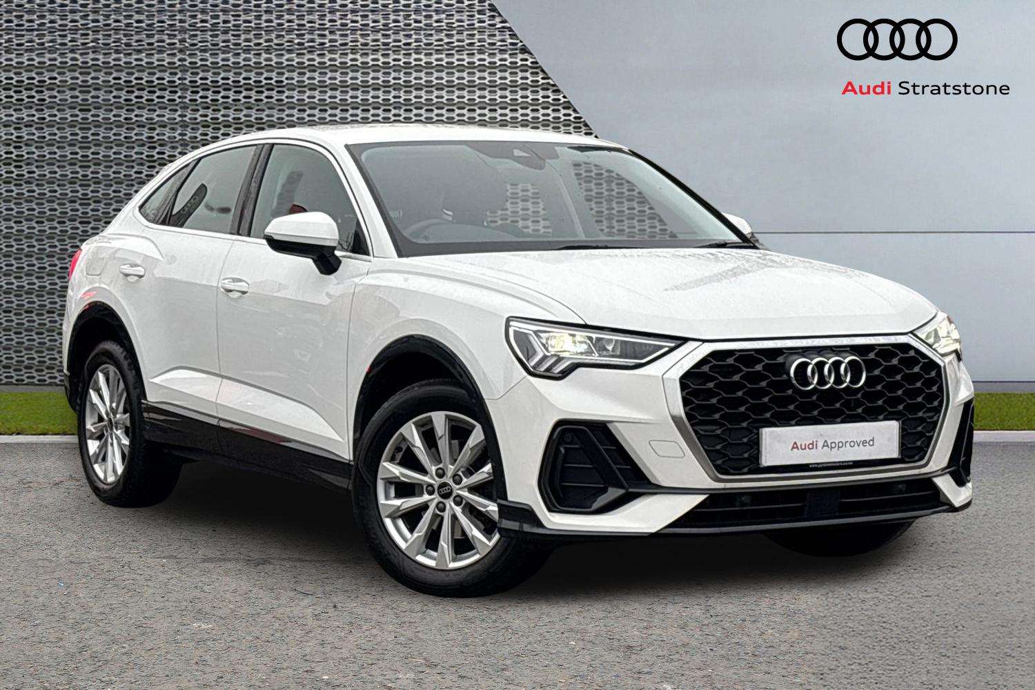 Main listing image - Audi Q3