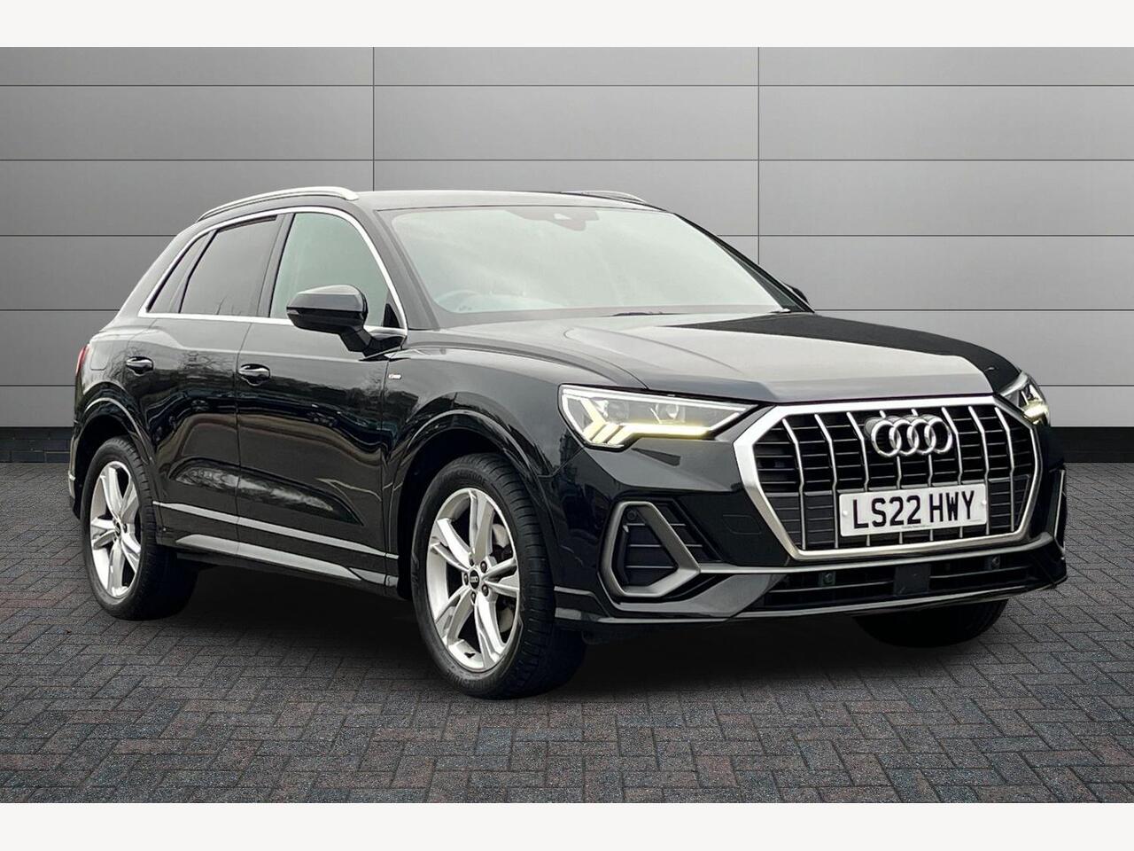 Main listing image - Audi Q3
