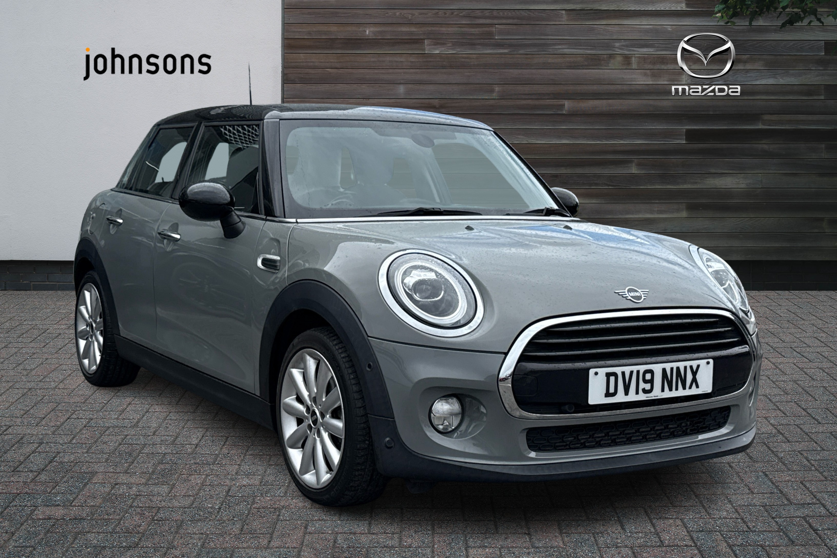 Main listing image - MINI Hatchback 5dr