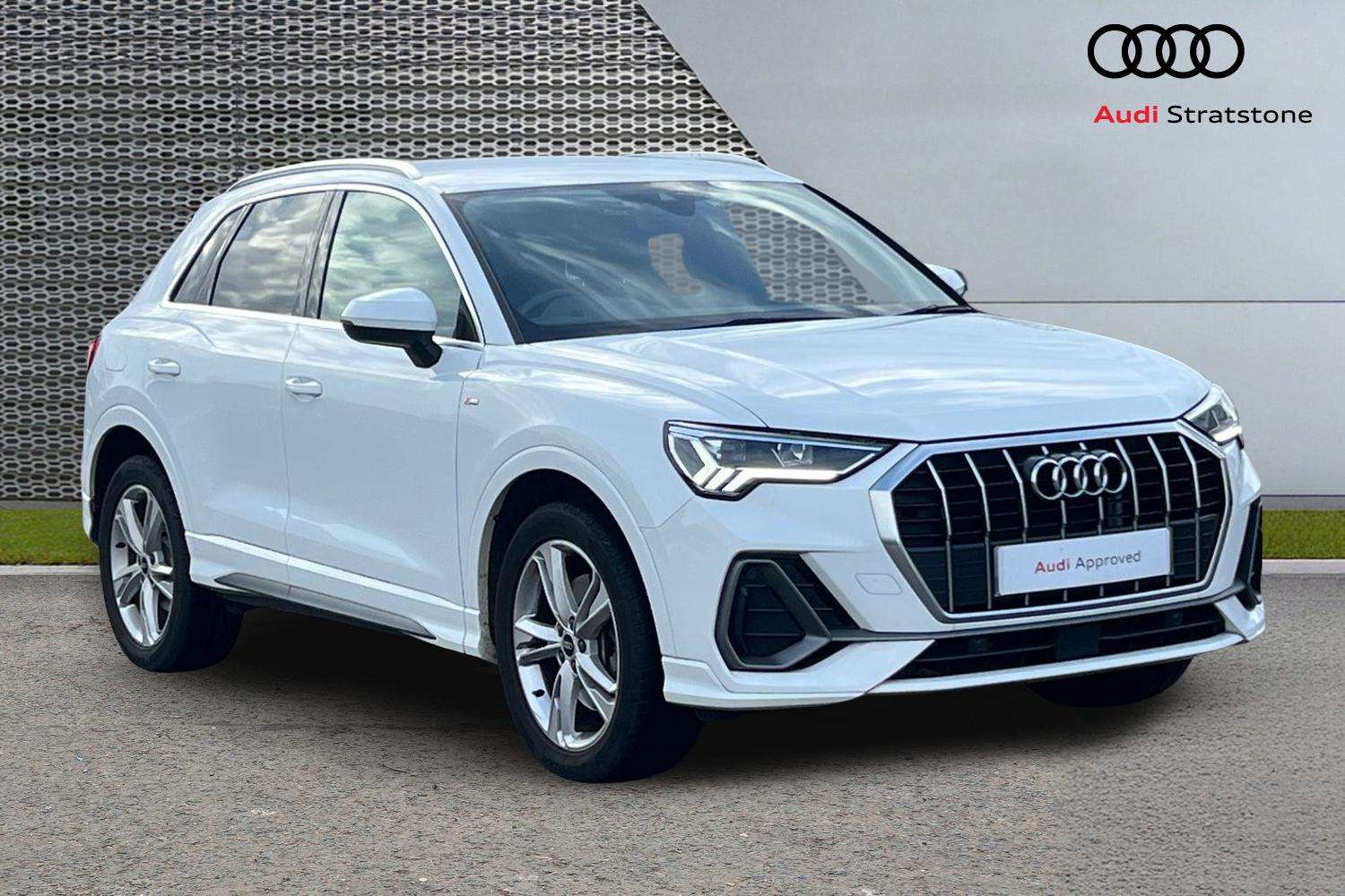 Main listing image - Audi Q3