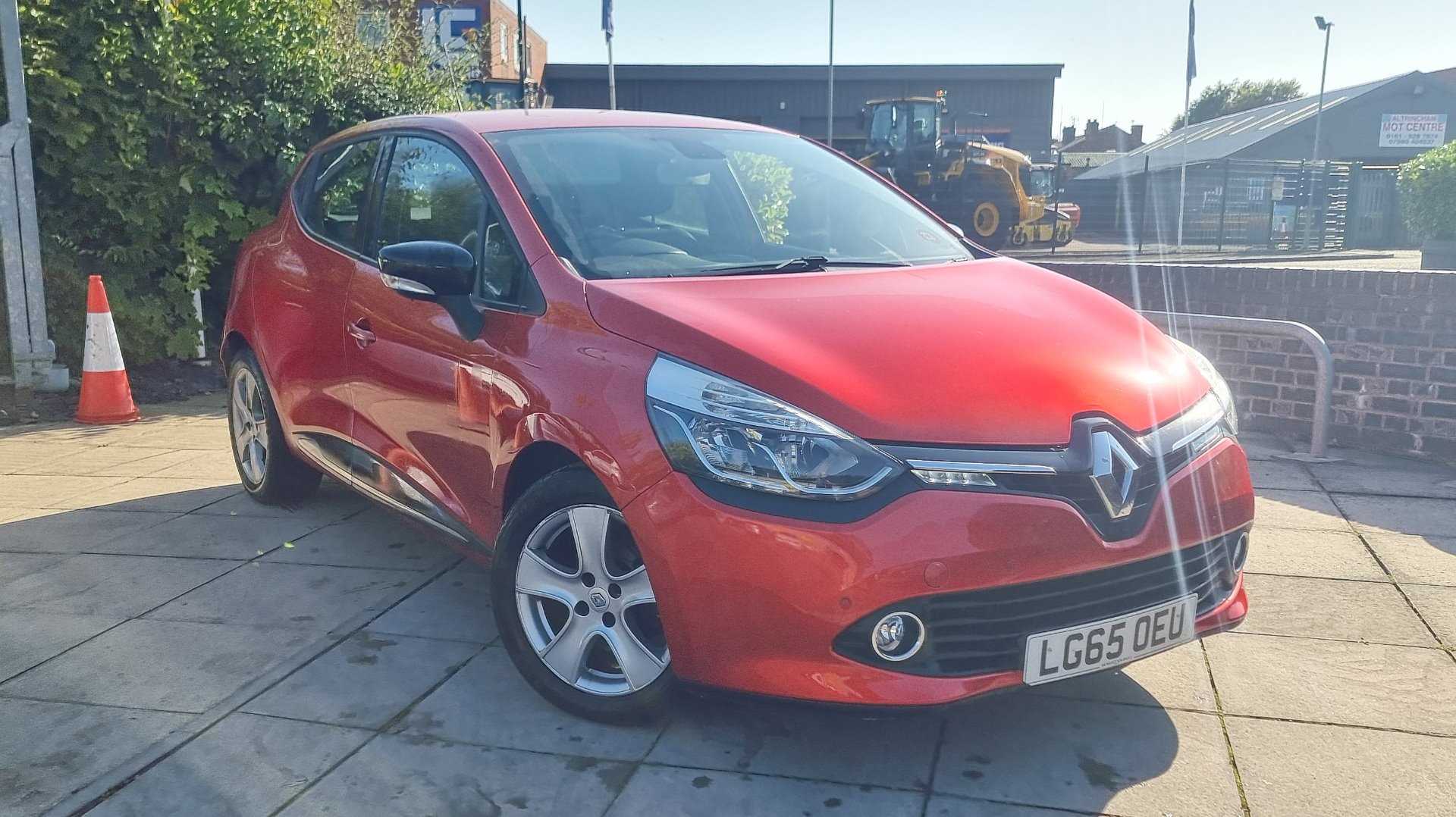 Main listing image - Renault Clio