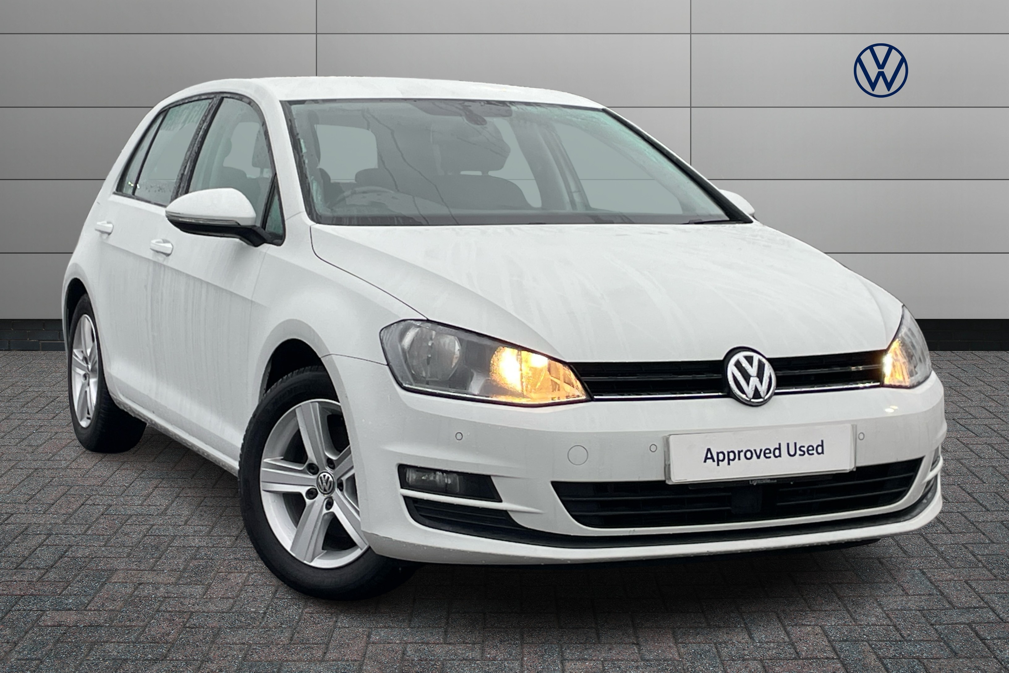 Main listing image - Volkswagen Golf