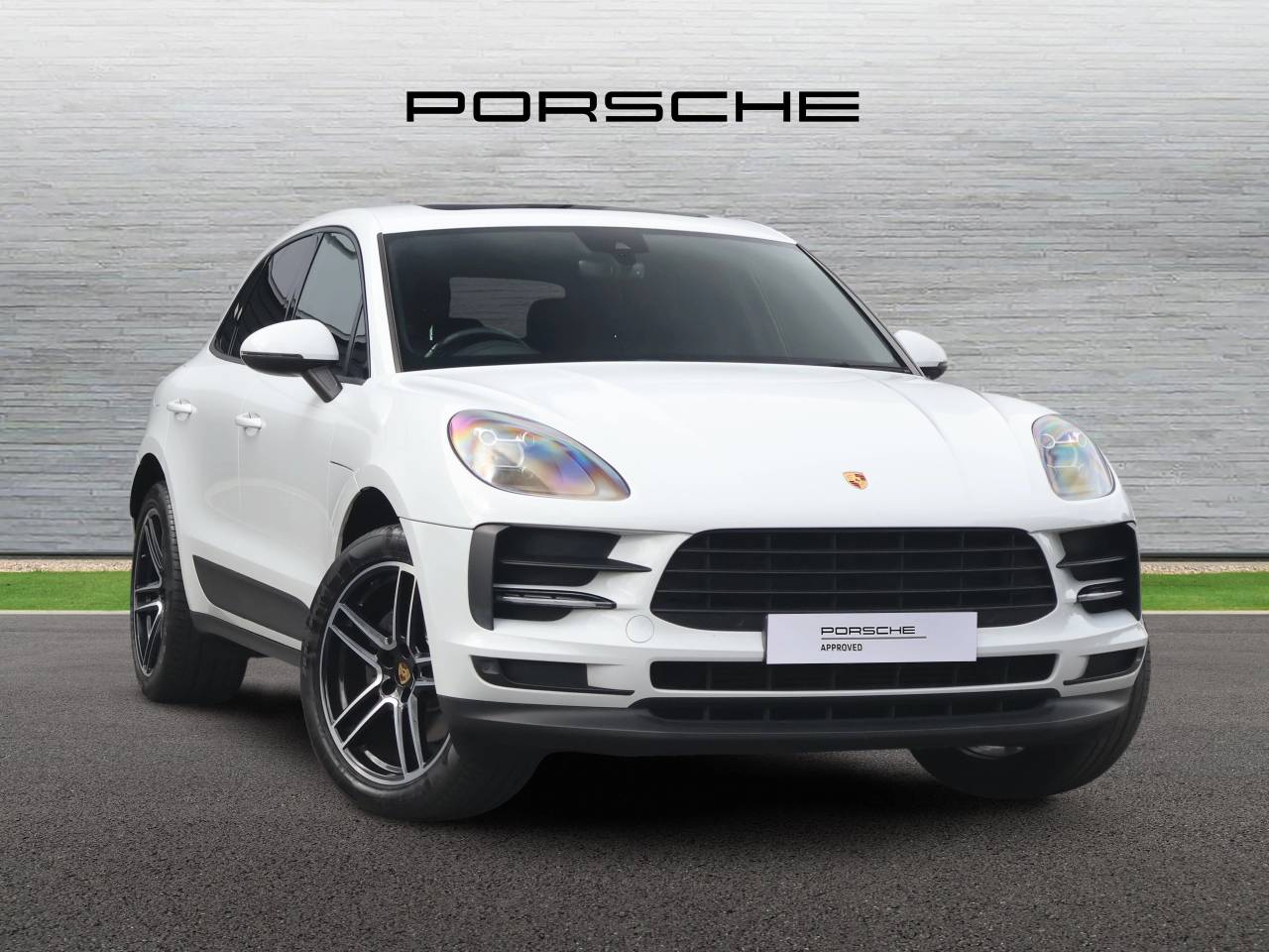 Main listing image - Porsche Macan