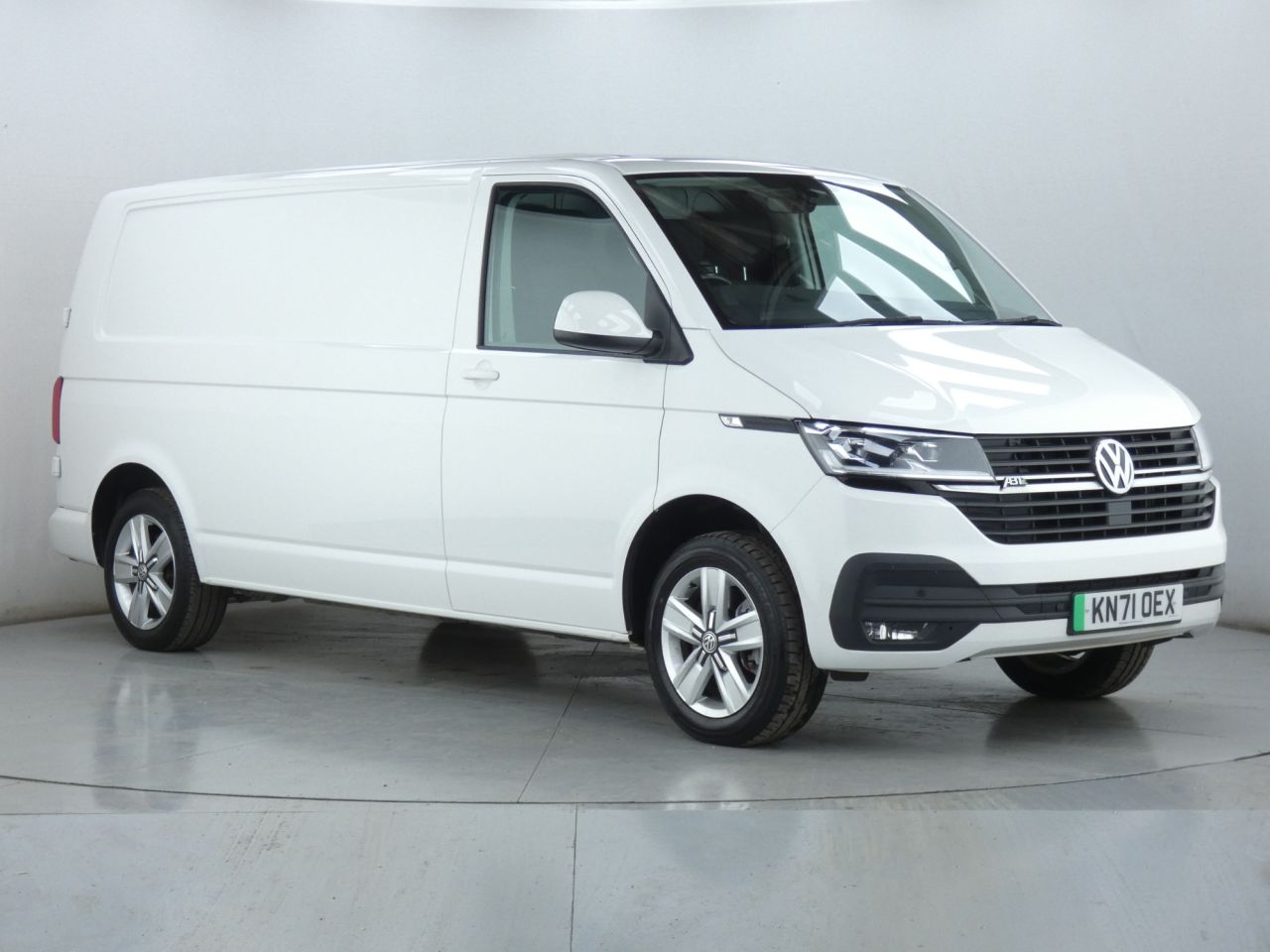 Main listing image - Volkswagen Transporter