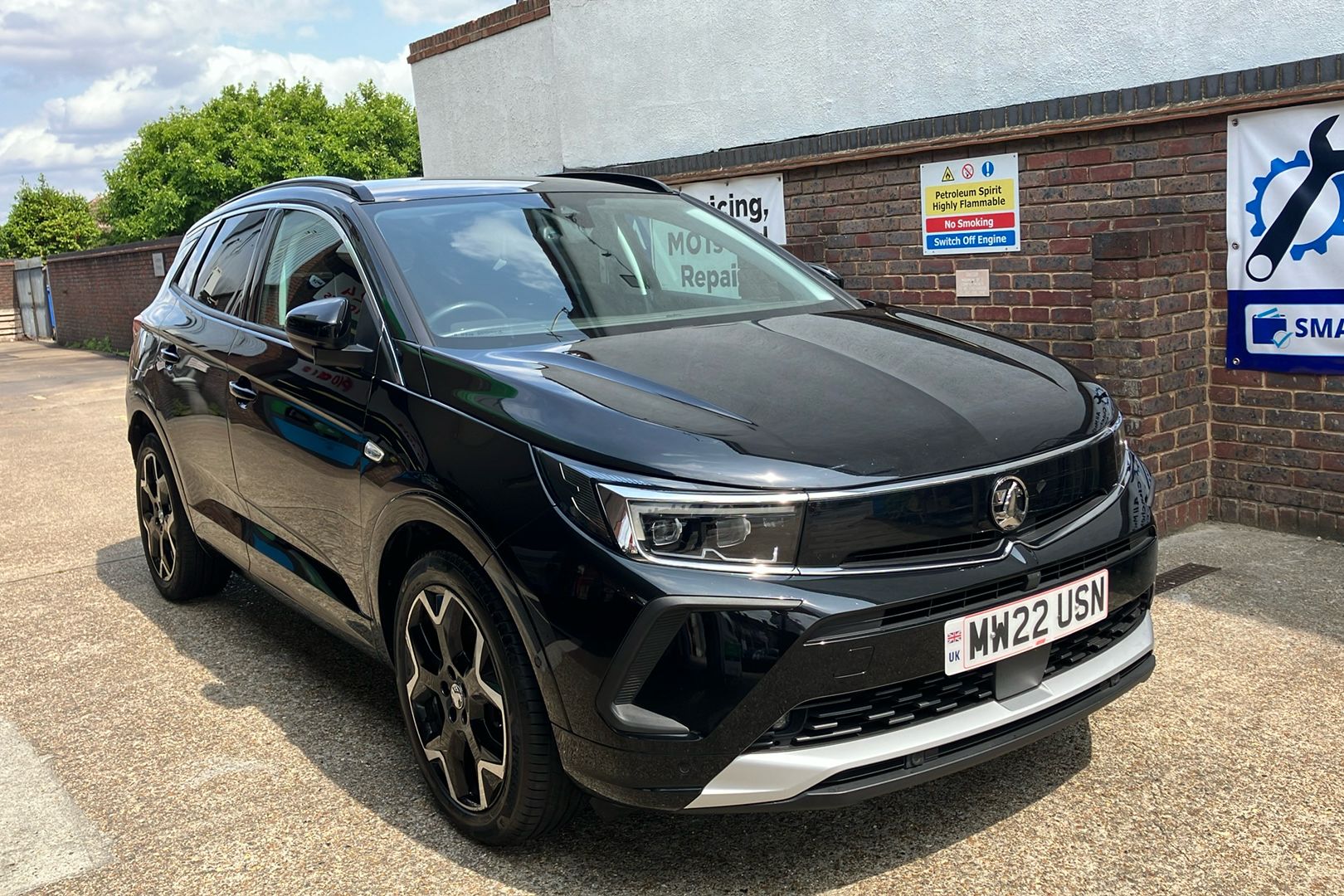Main listing image - Vauxhall Grandland