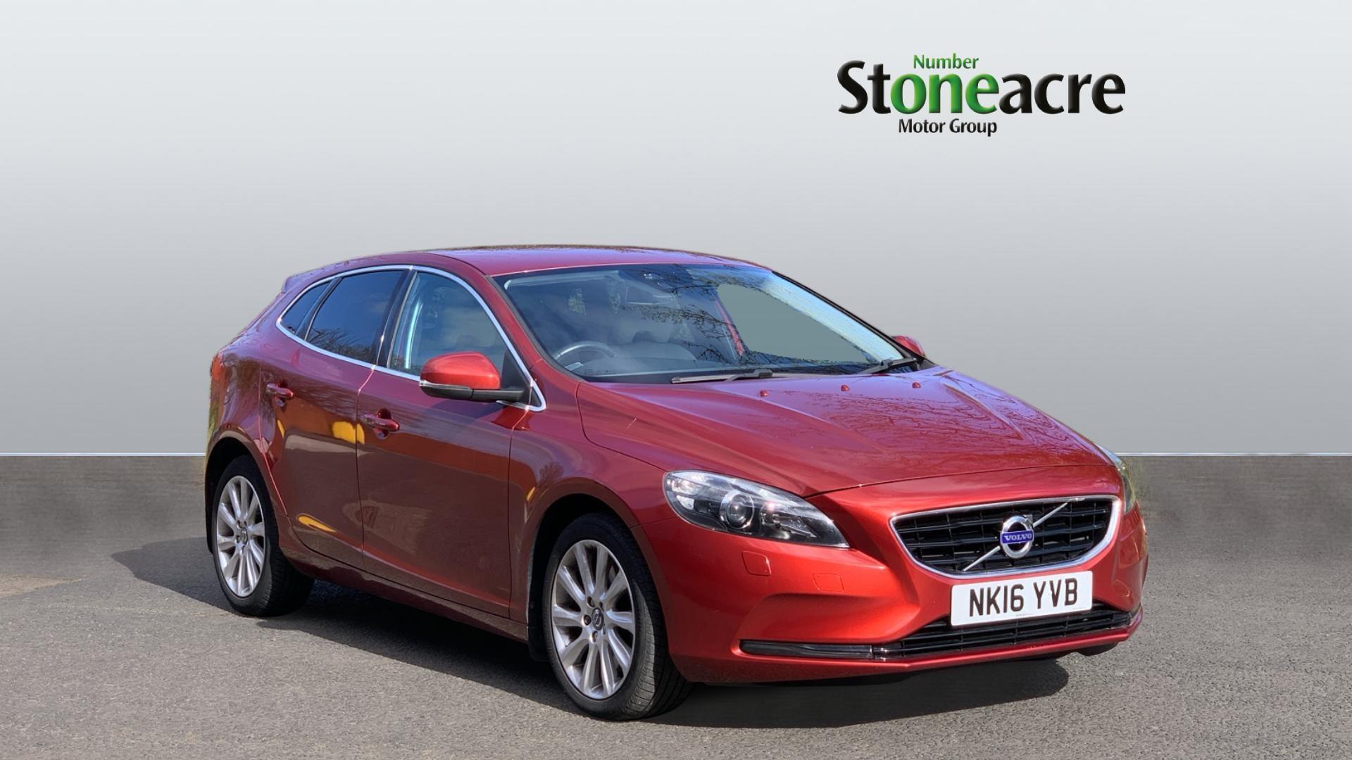 Main listing image - Volvo V40