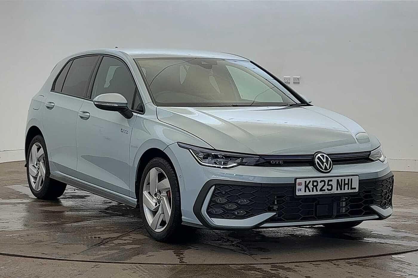 Main listing image - Volkswagen Golf GTE