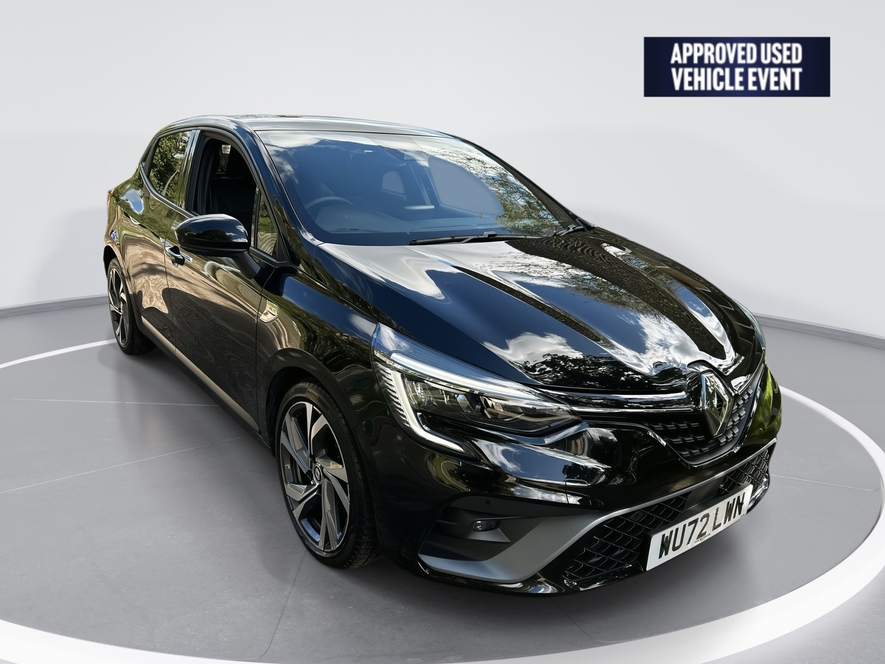 Main listing image - Renault Clio