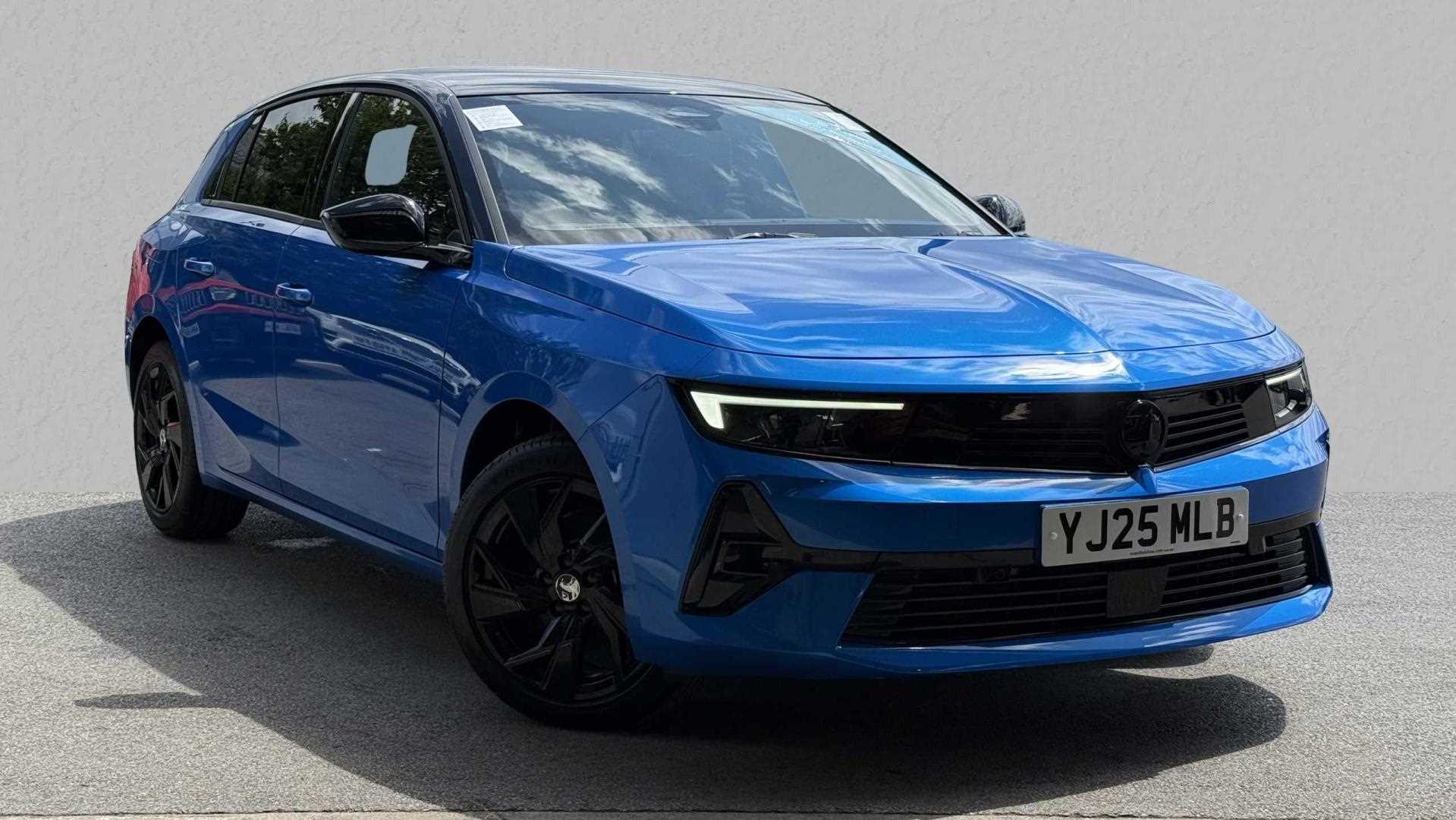 Main listing image - Vauxhall Astra