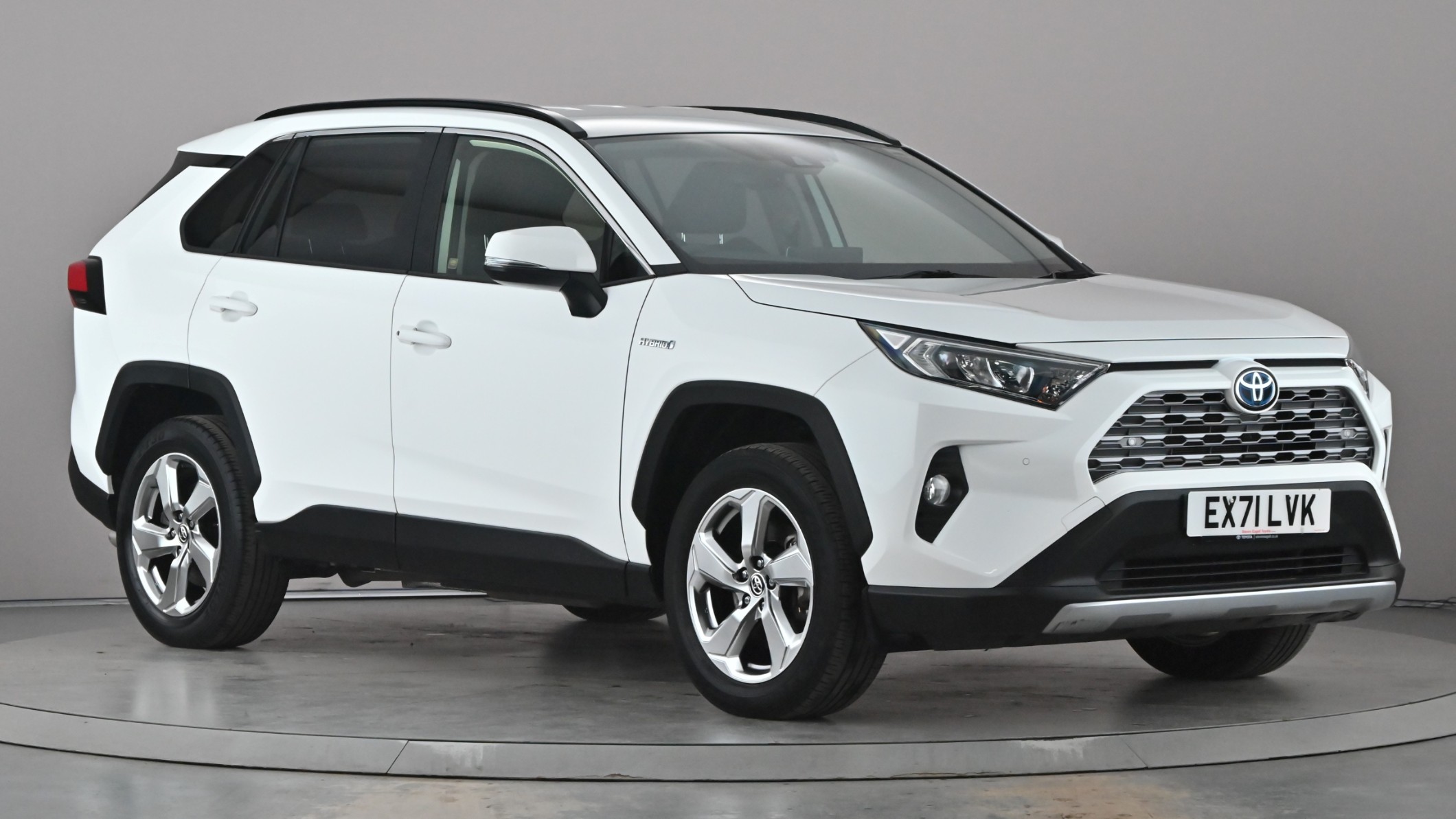 Main listing image - Toyota RAV4