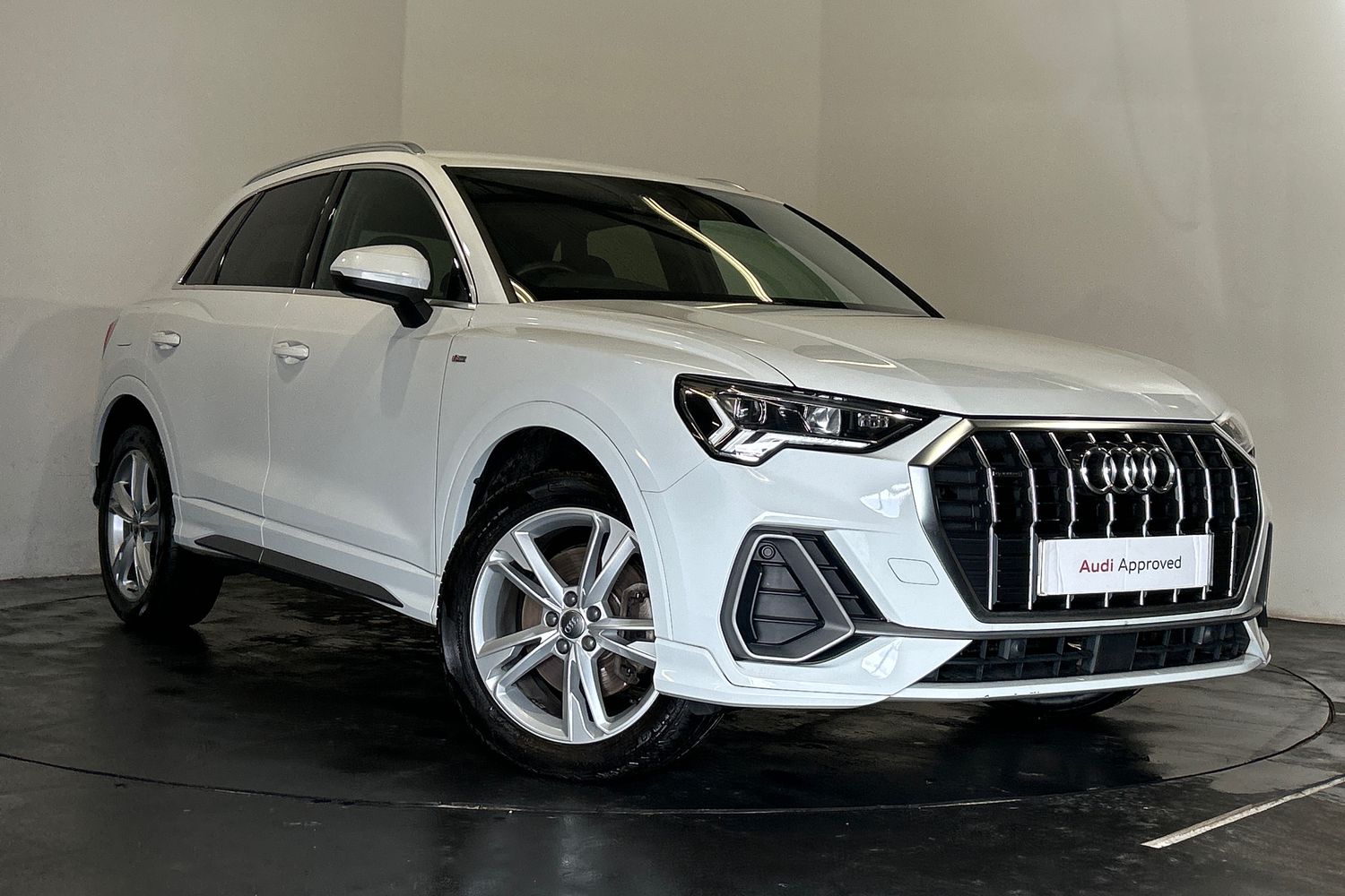 Main listing image - Audi Q3