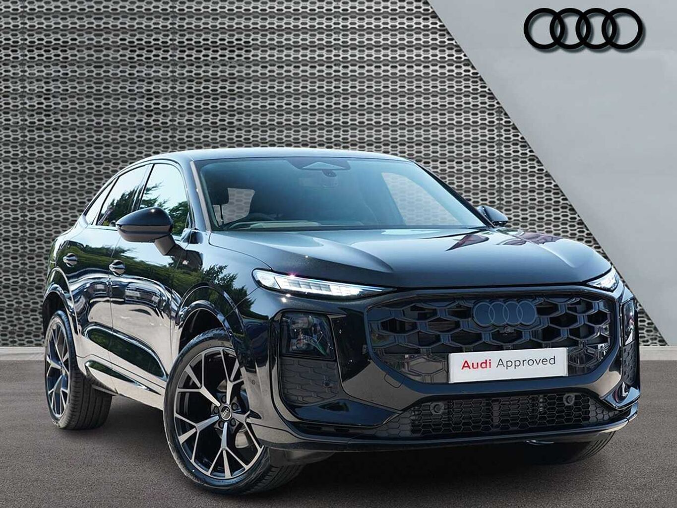 Main listing image - Audi Q3