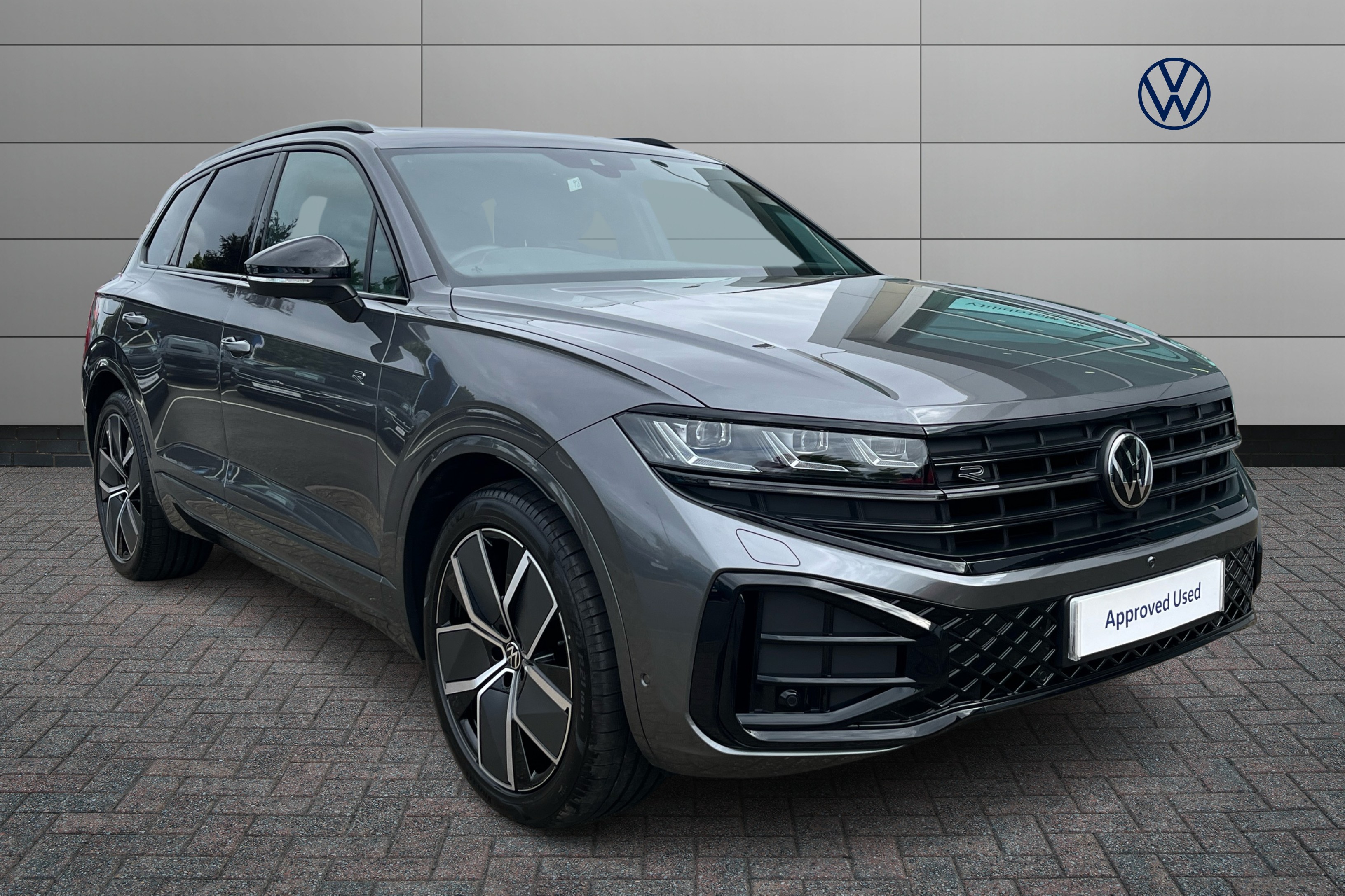 Main listing image - Volkswagen Touareg