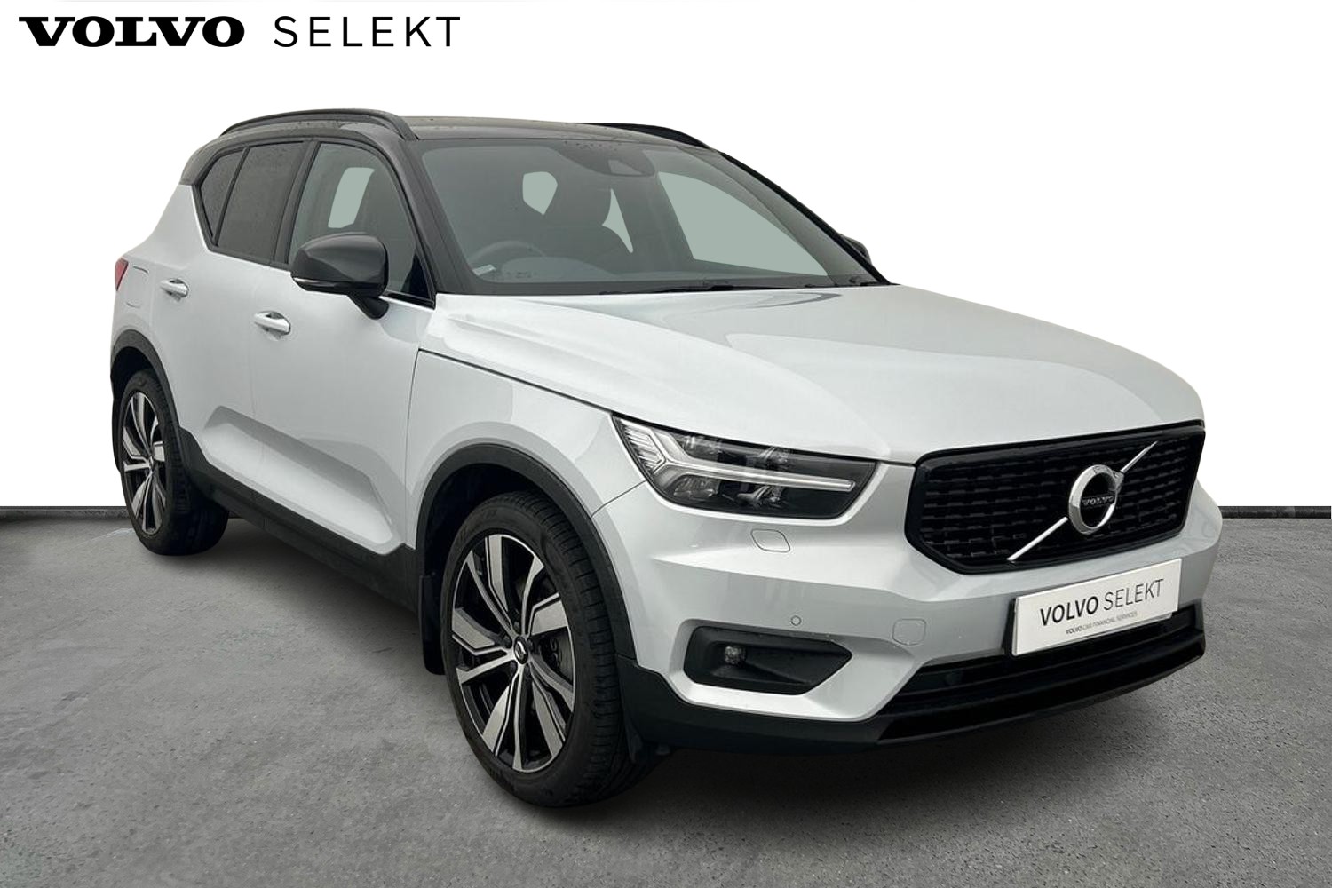 Main listing image - Volvo XC40 Recharge