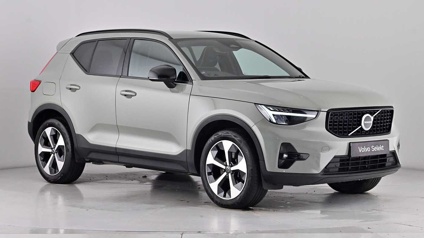 Main listing image - Volvo XC40