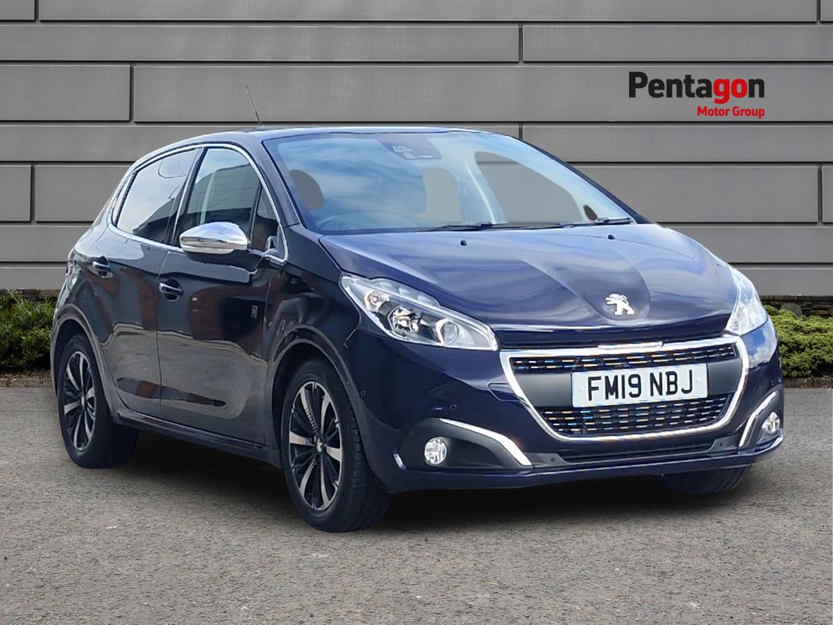 Main listing image - Peugeot 208