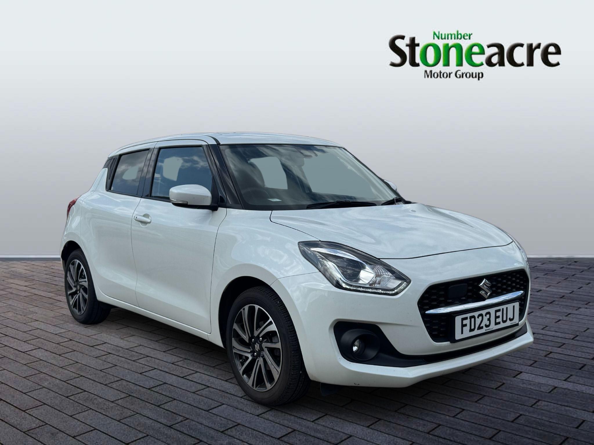 Main listing image - Suzuki Swift