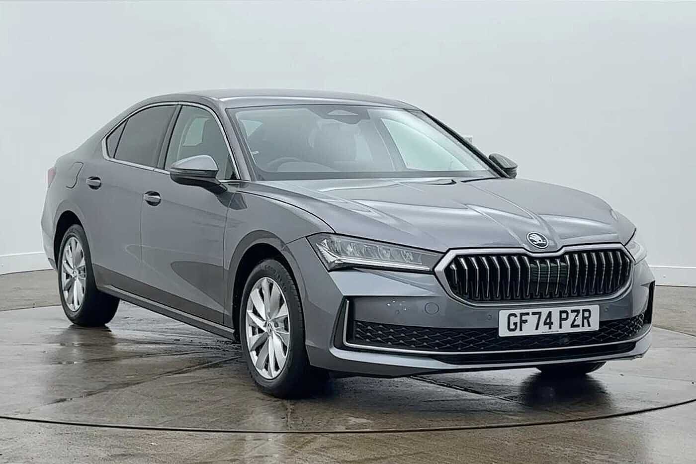 Main listing image - Skoda Superb