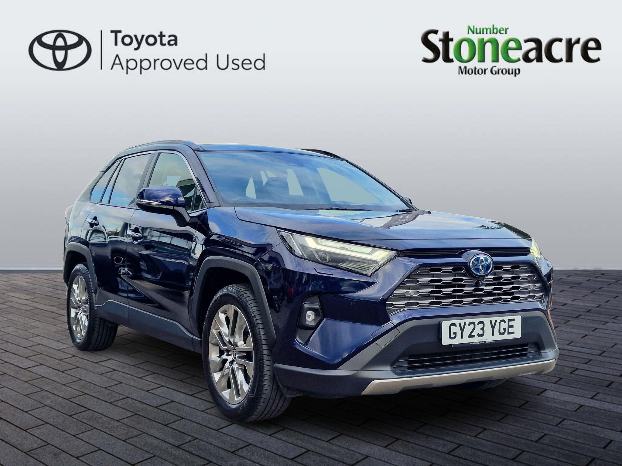 Main listing image - Toyota RAV4