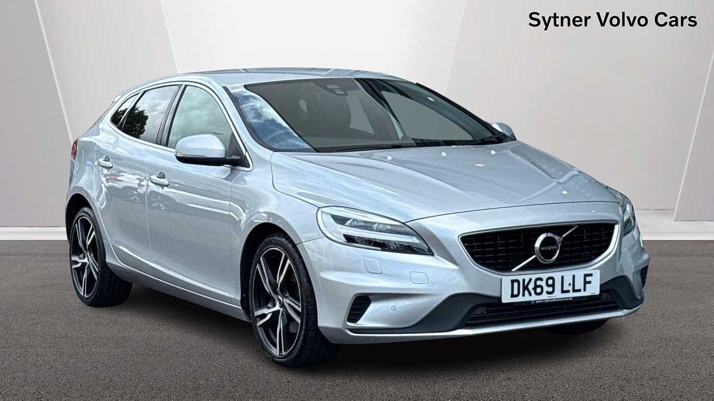 Main listing image - Volvo V40