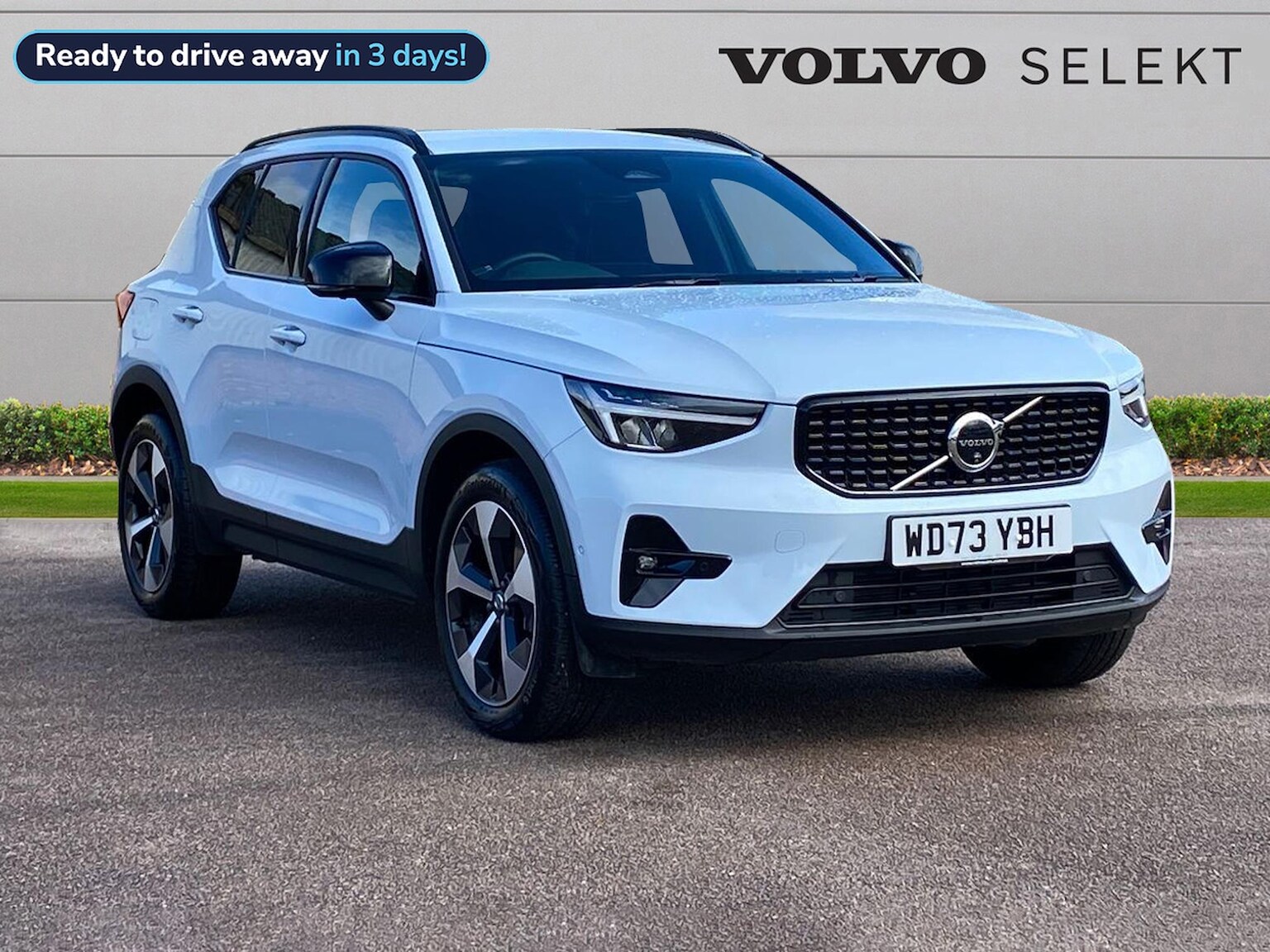 Main listing image - Volvo XC40