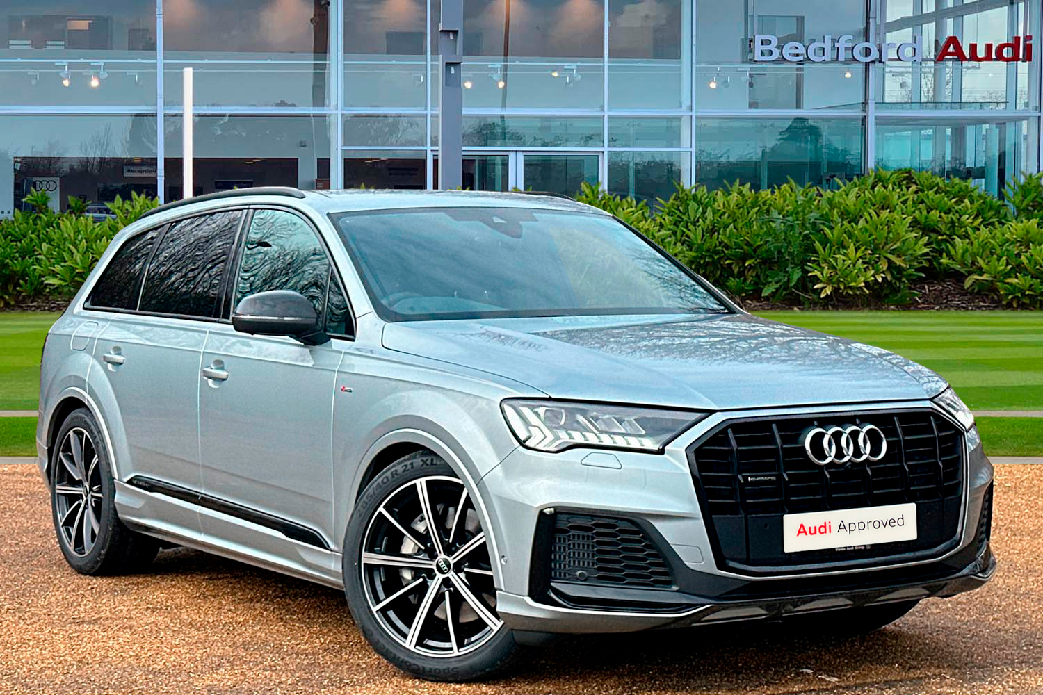 Main listing image - Audi Q7