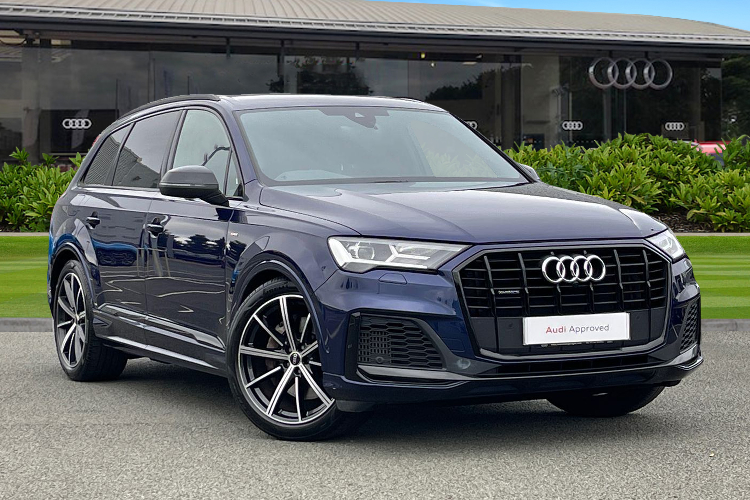 Main listing image - Audi Q7