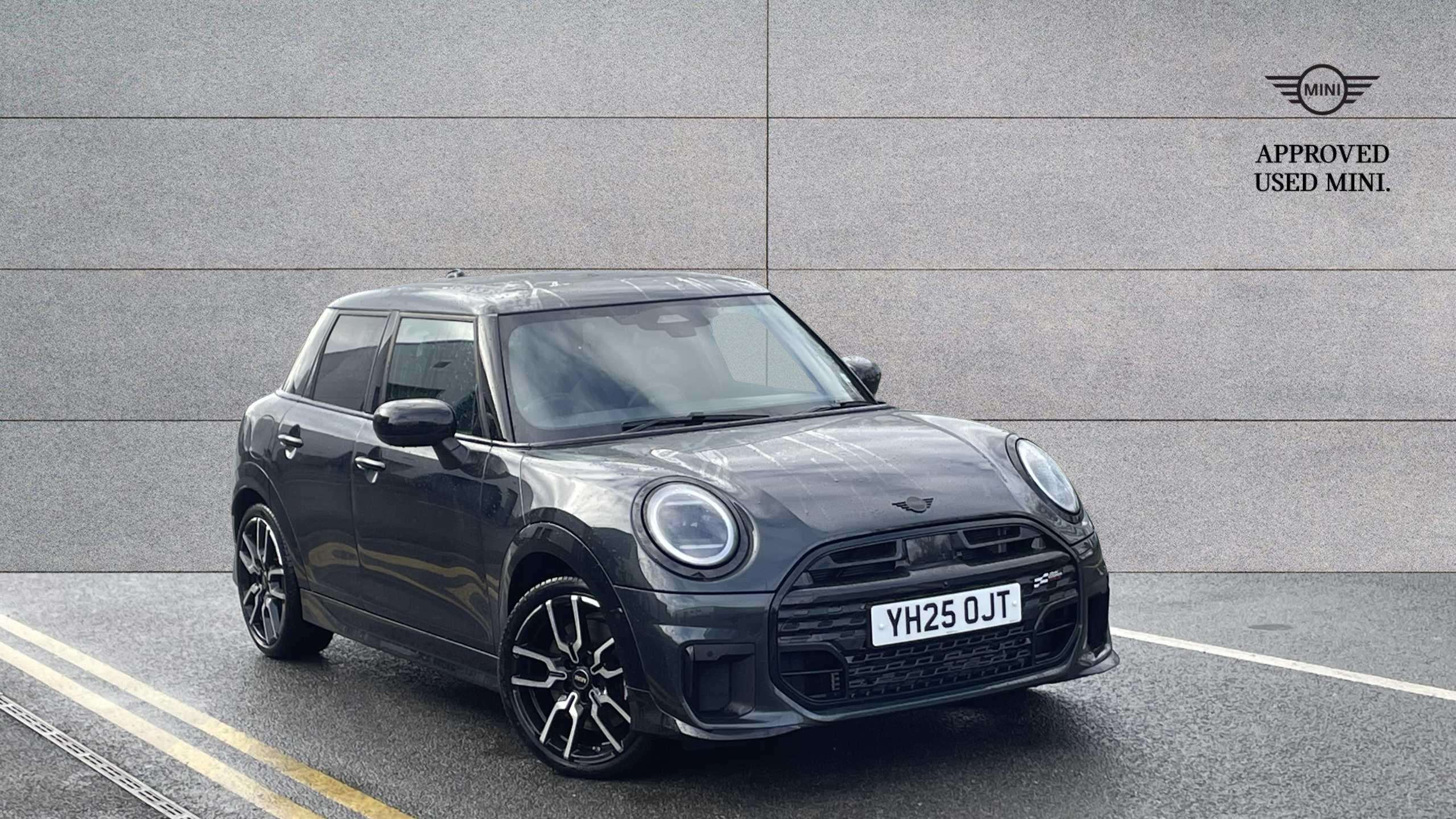 Main listing image - MINI Hatchback 5dr