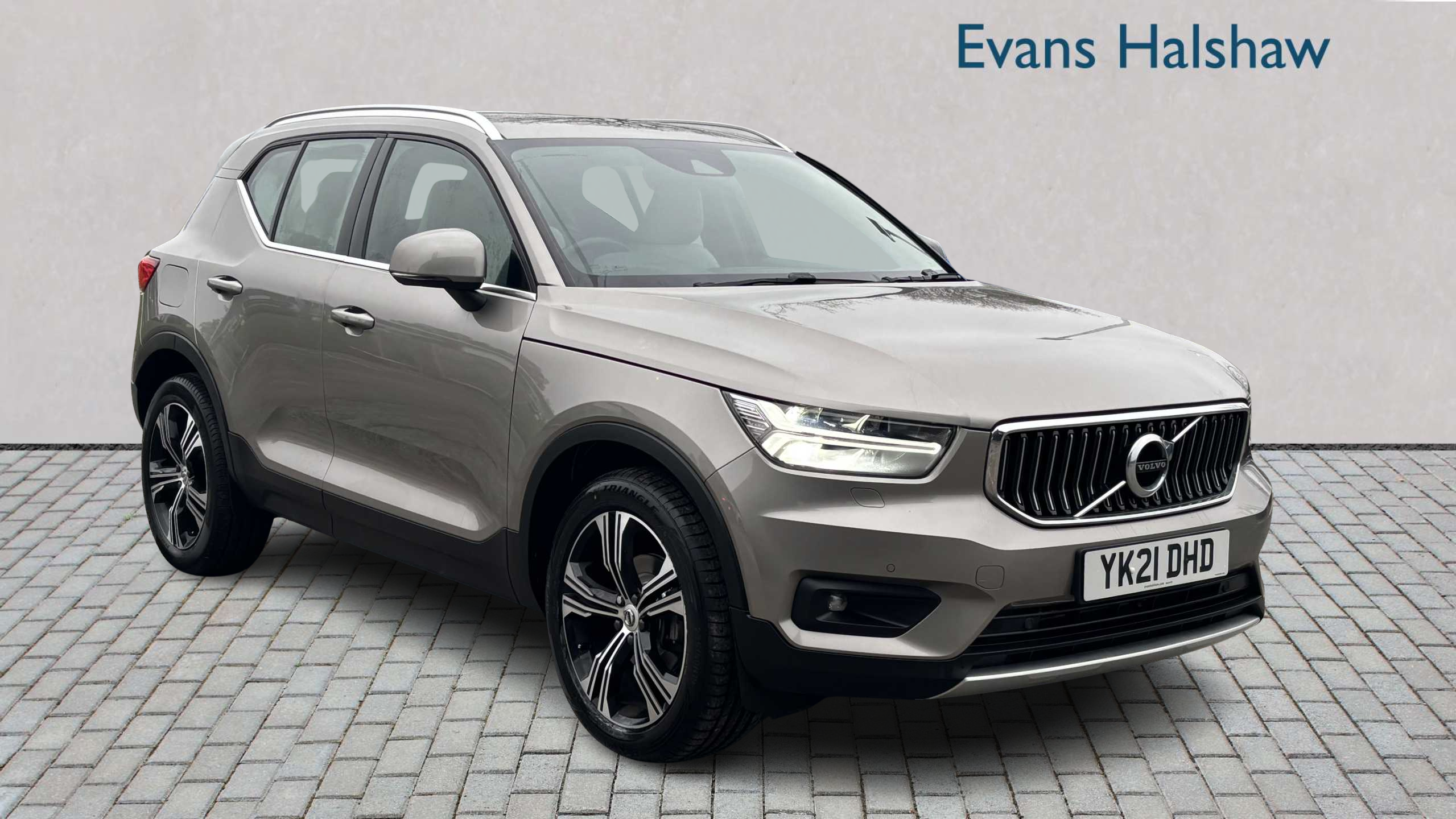Main listing image - Volvo XC40
