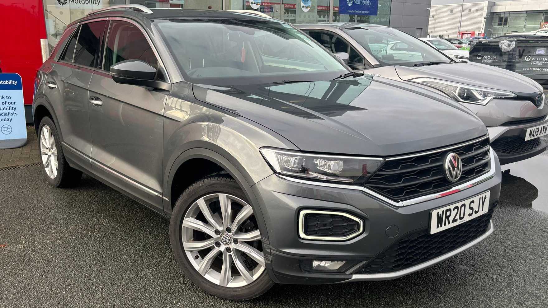 Main listing image - Volkswagen T-Roc