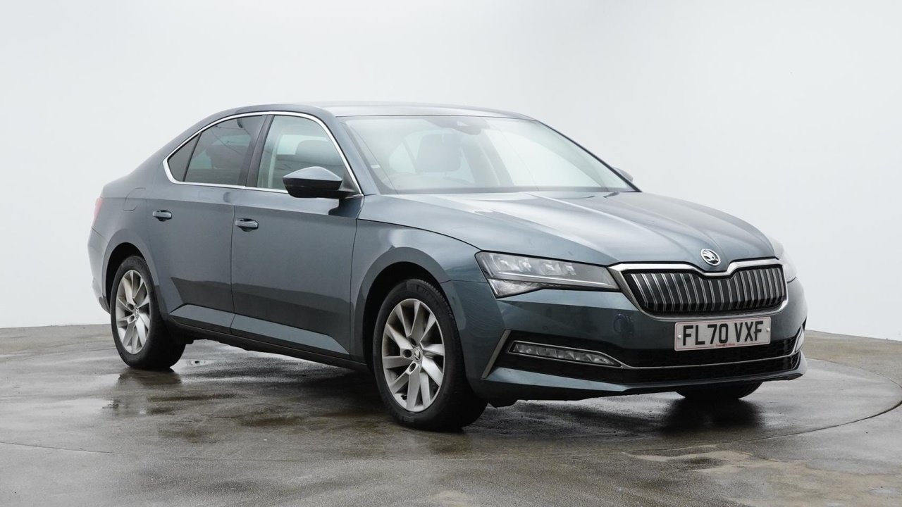 Main listing image - Skoda Superb