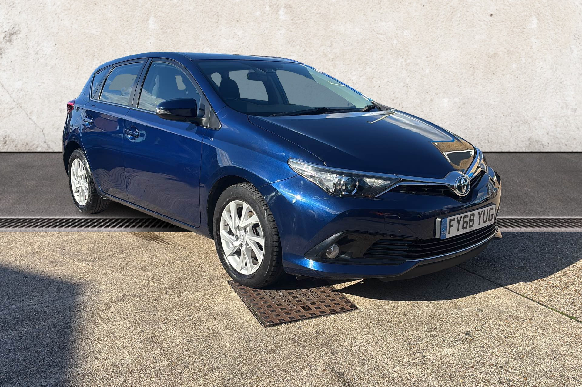 Main listing image - Toyota Auris