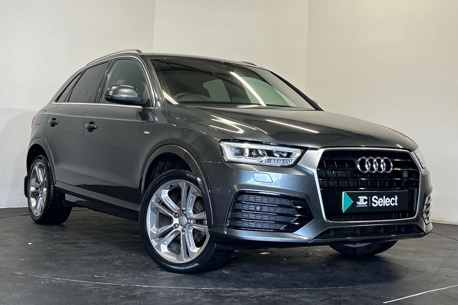 Main listing image - Audi Q3