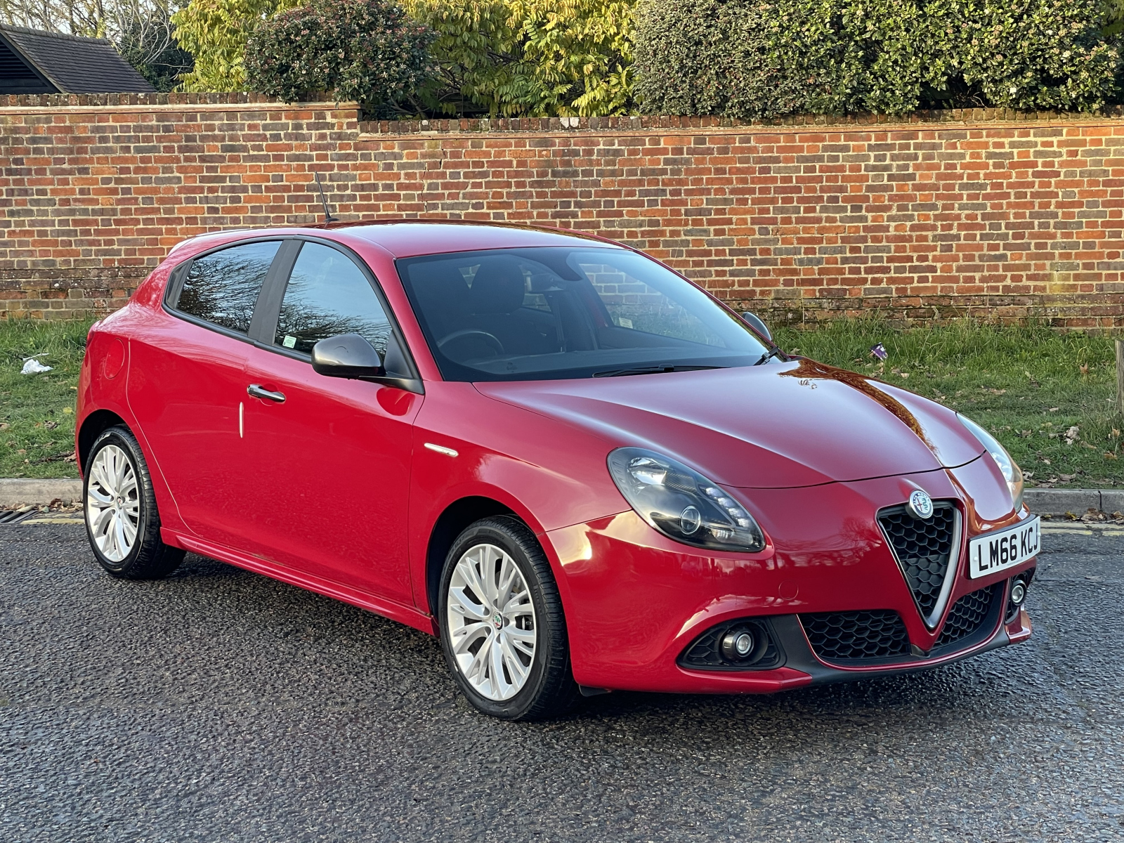 Main listing image - Alfa Romeo Giulietta