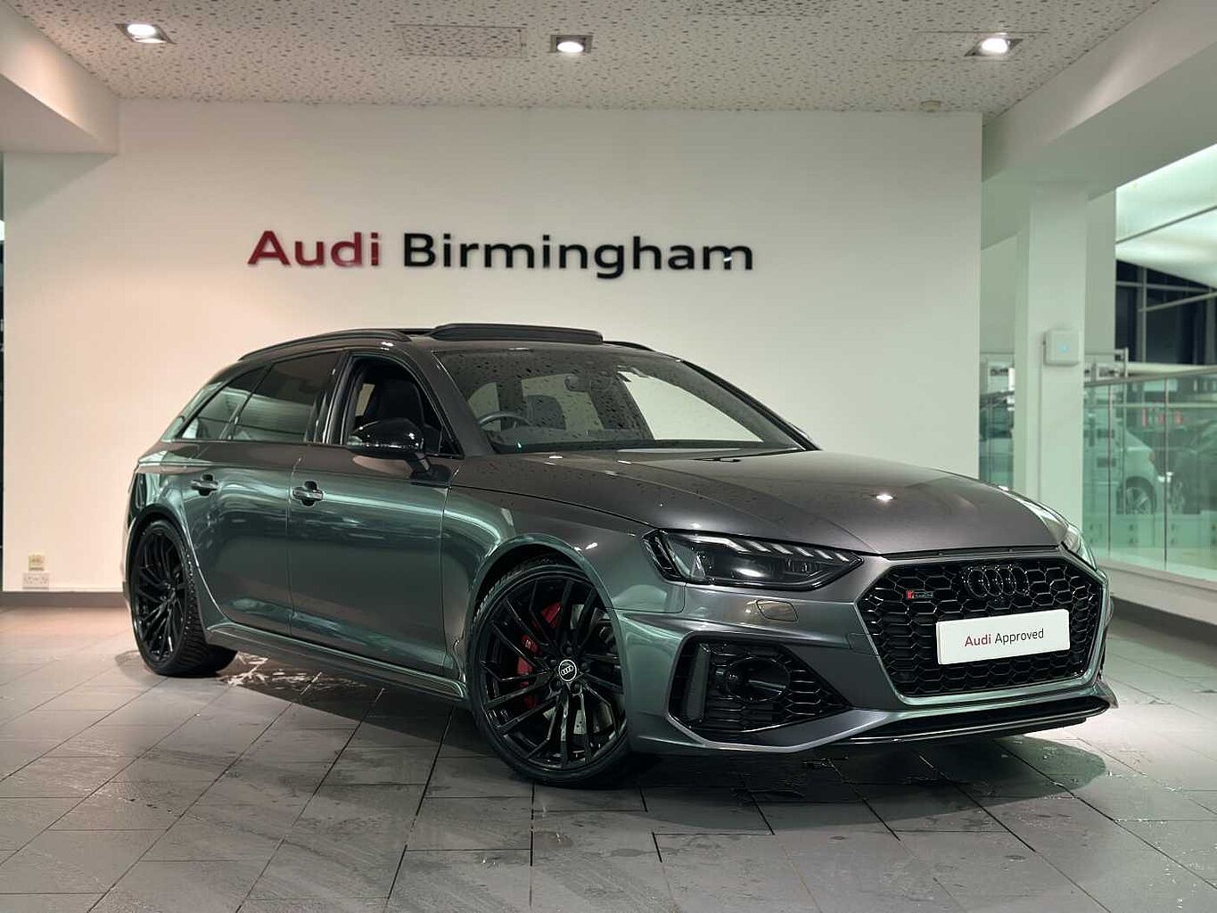 Main listing image - Audi RS4