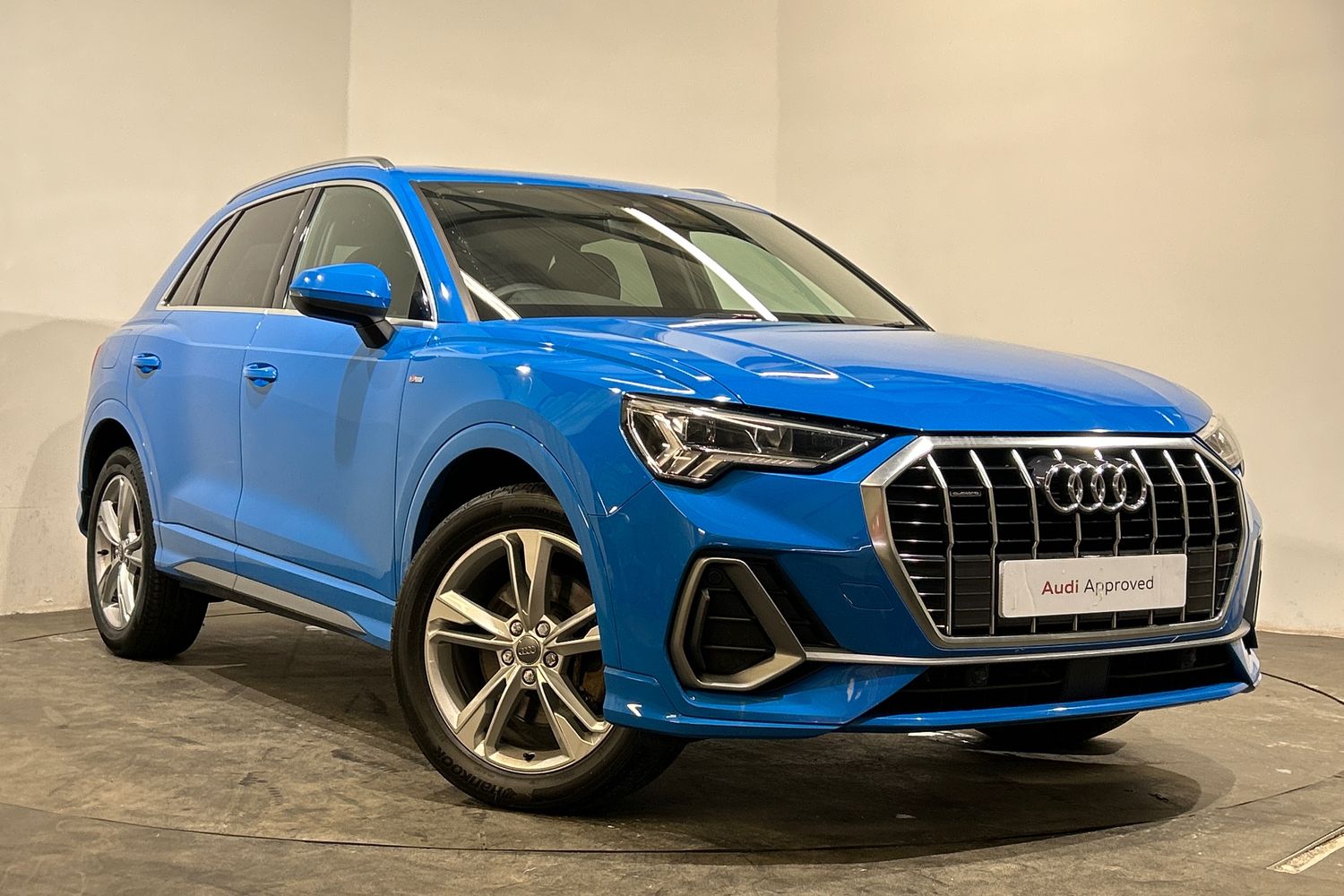 Main listing image - Audi Q3