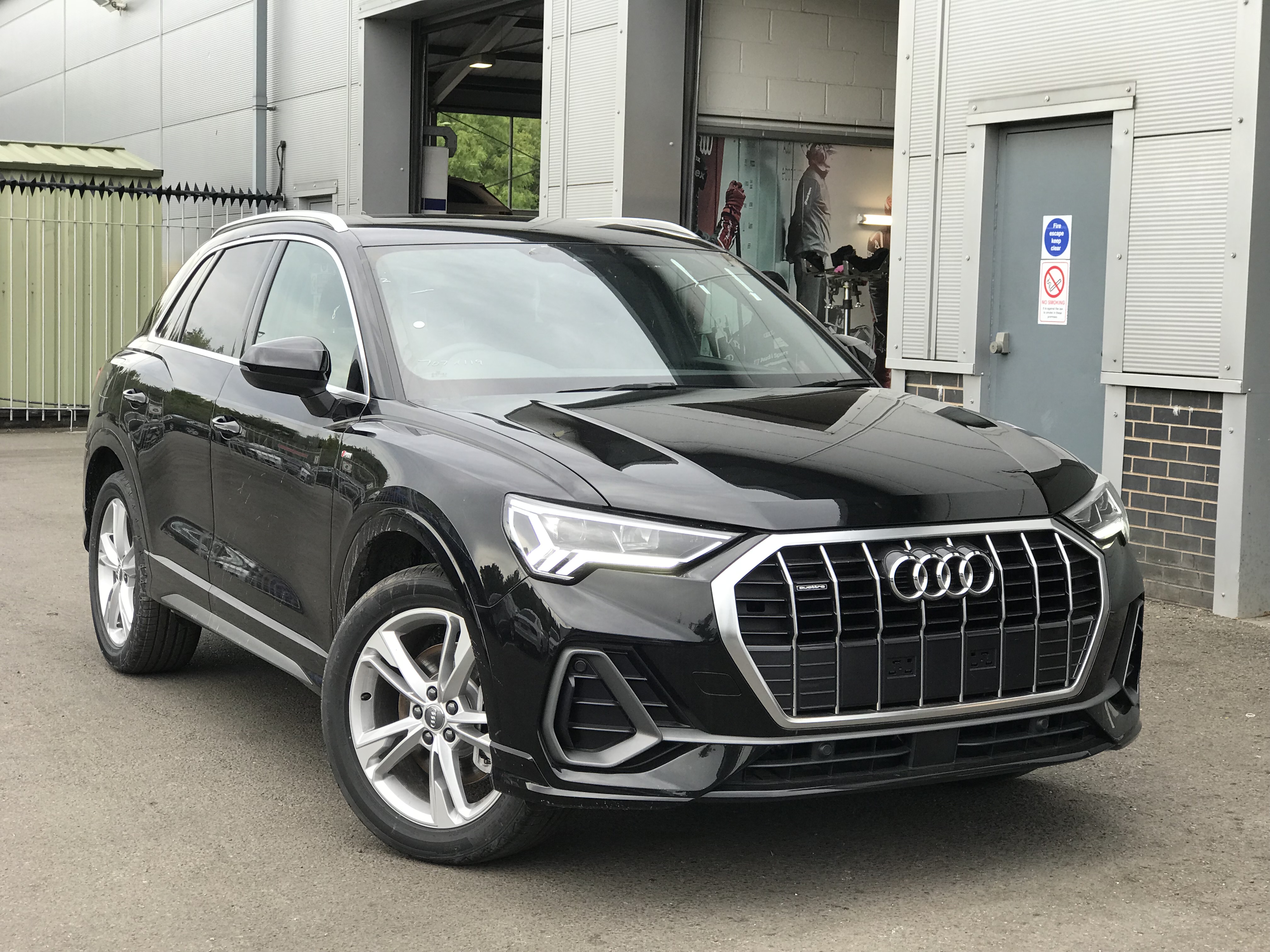Main listing image - Audi Q3