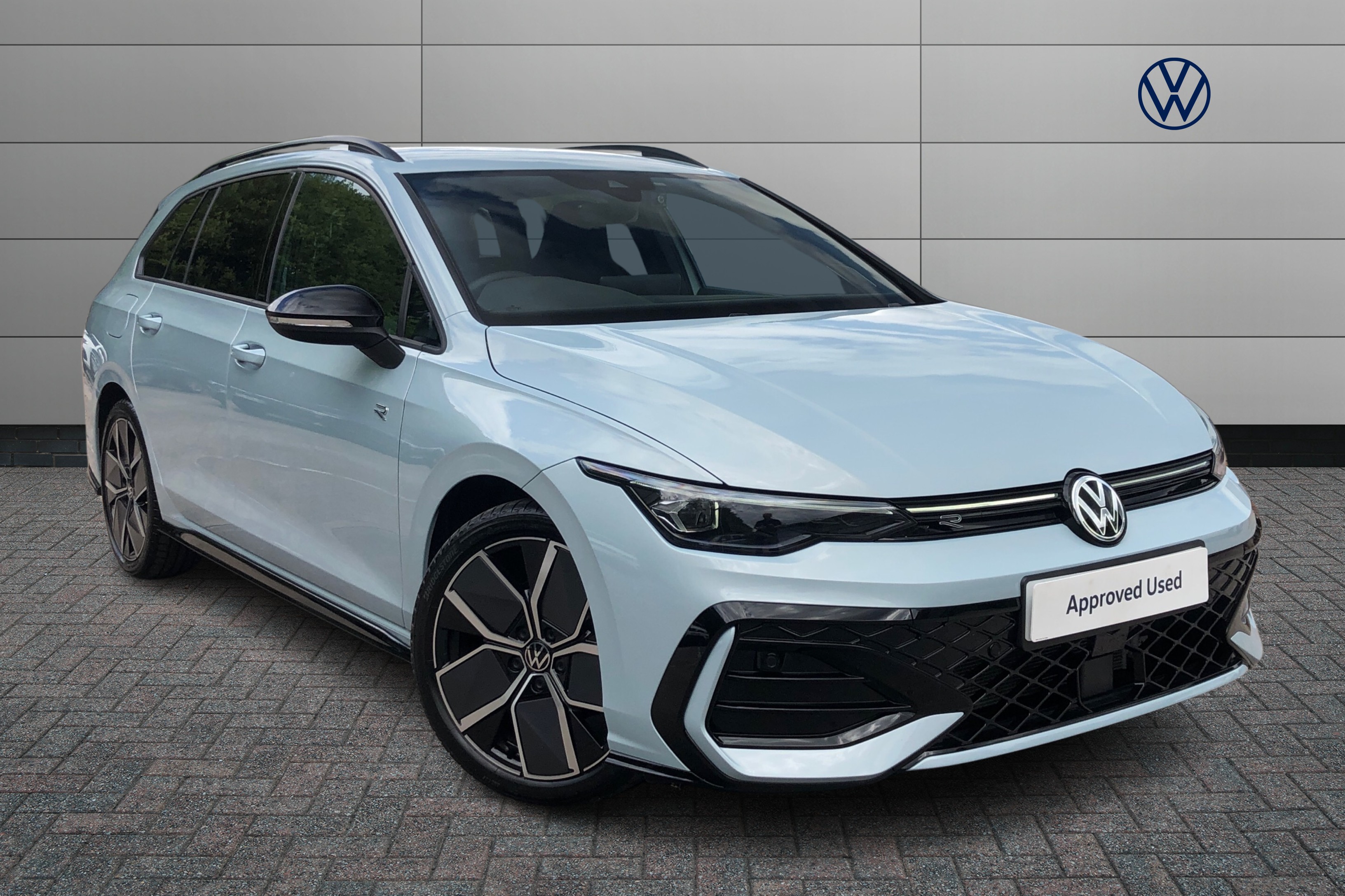 Main listing image - Volkswagen Golf Estate