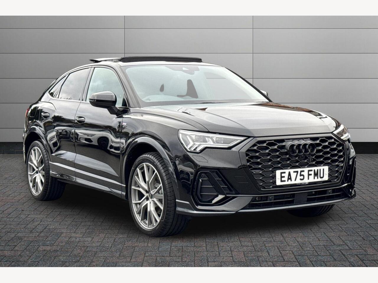 Main listing image - Audi Q3