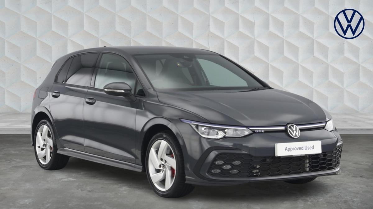 Main listing image - Volkswagen Golf GTE