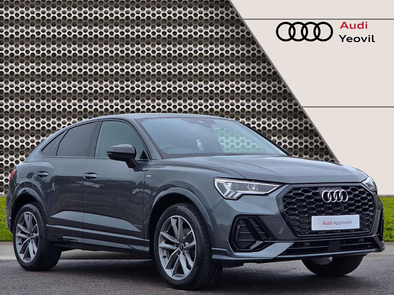 Main listing image - Audi Q3