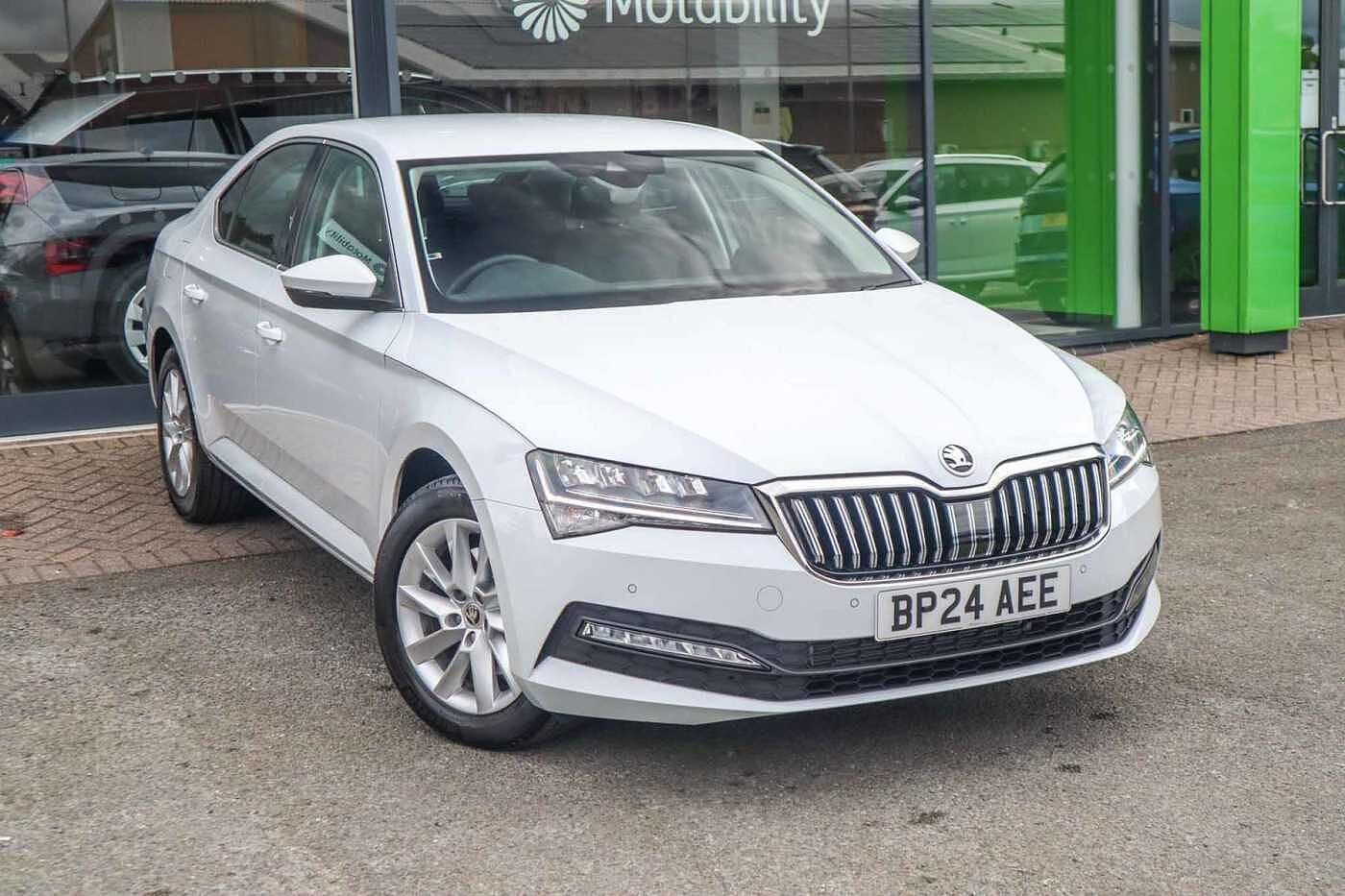 Main listing image - Skoda Superb