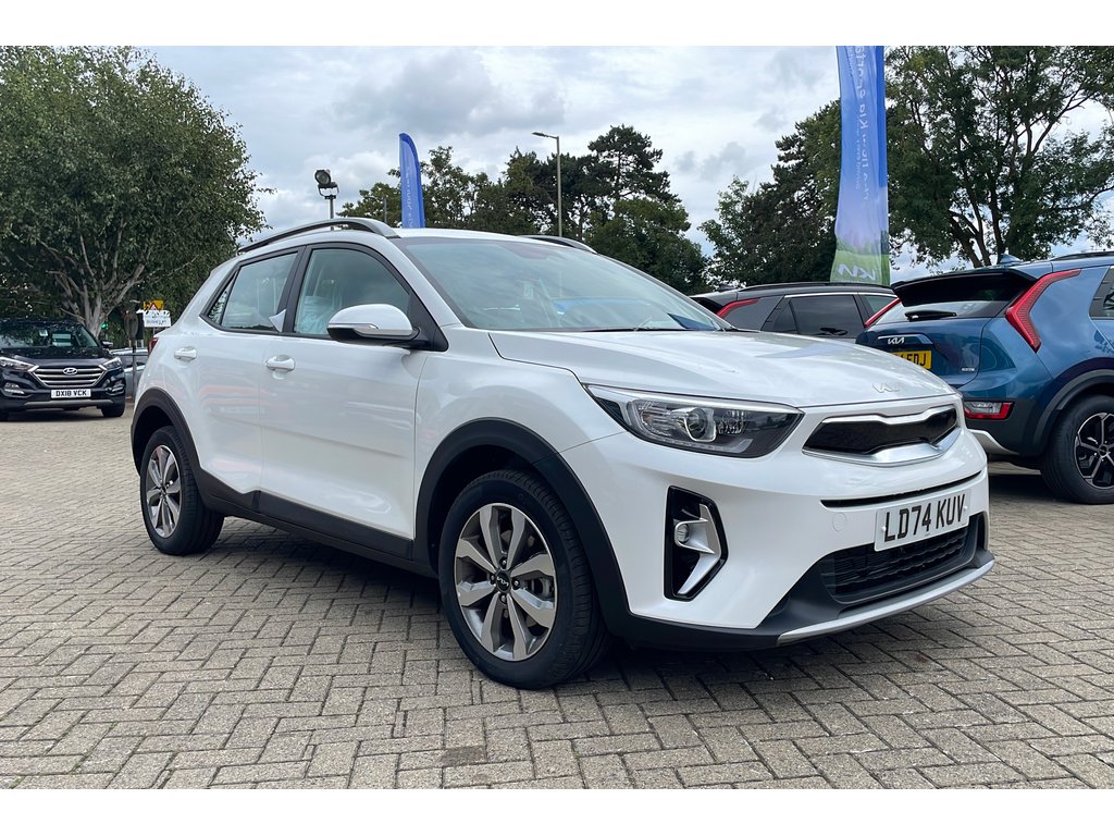 Main listing image - Kia Stonic
