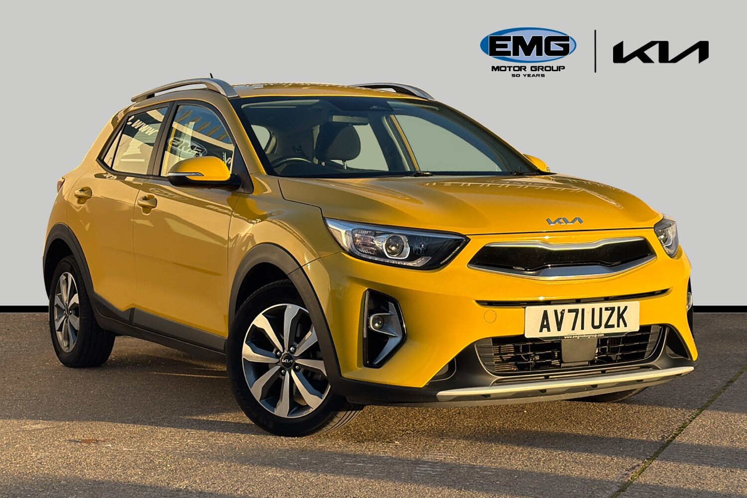 Main listing image - Kia Stonic