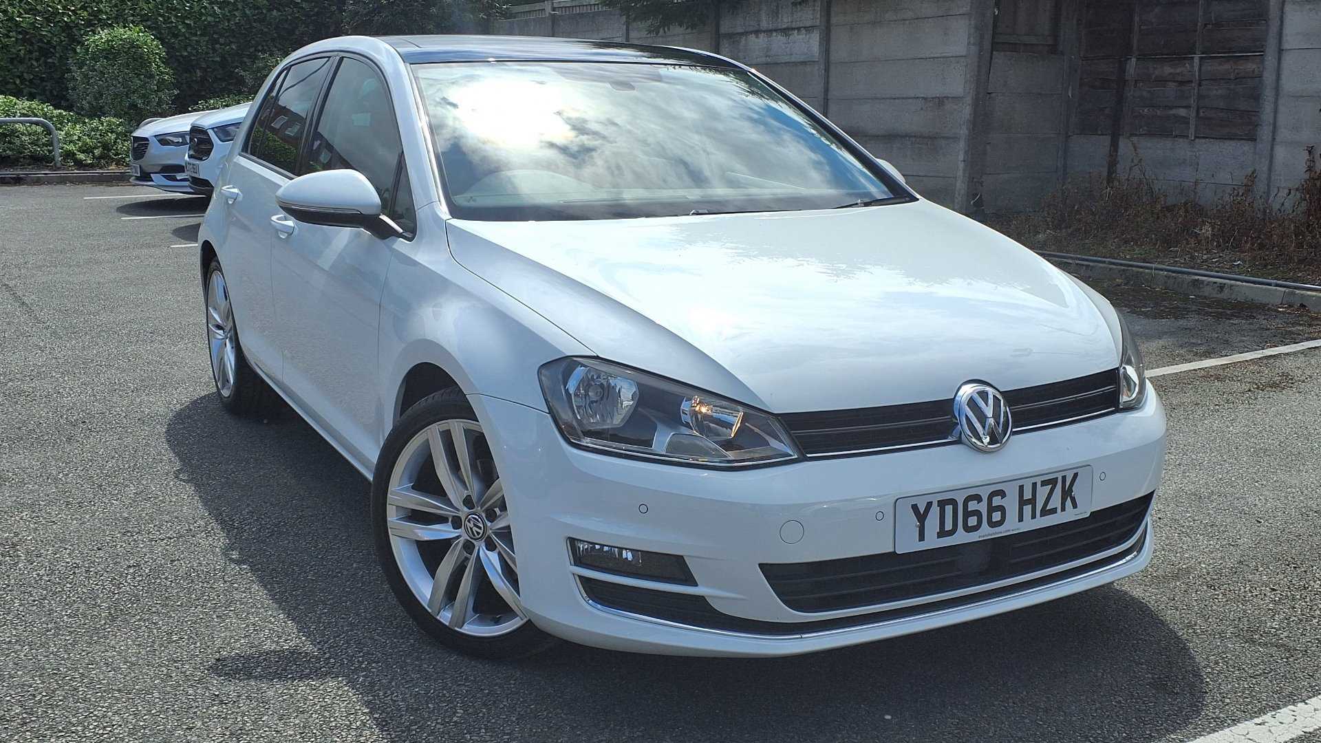 Main listing image - Volkswagen Golf