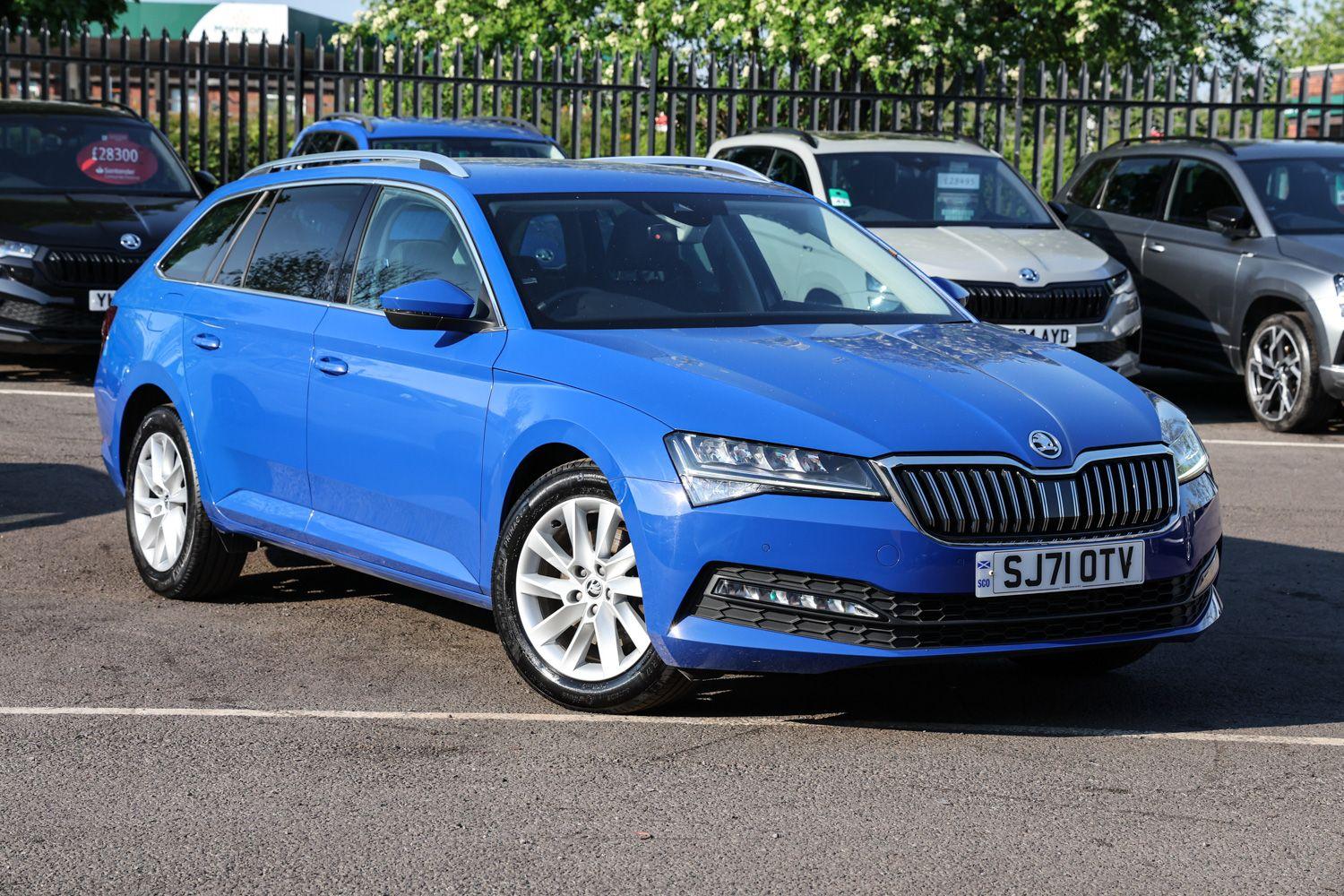 Main listing image - Skoda Superb Estate