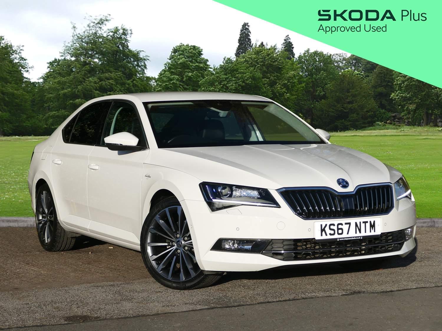 Main listing image - Skoda Superb